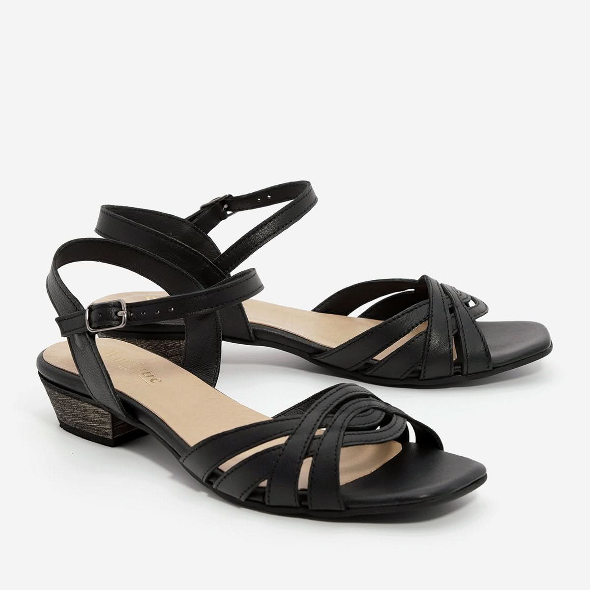 סנדלים קלאסיים- אדווה