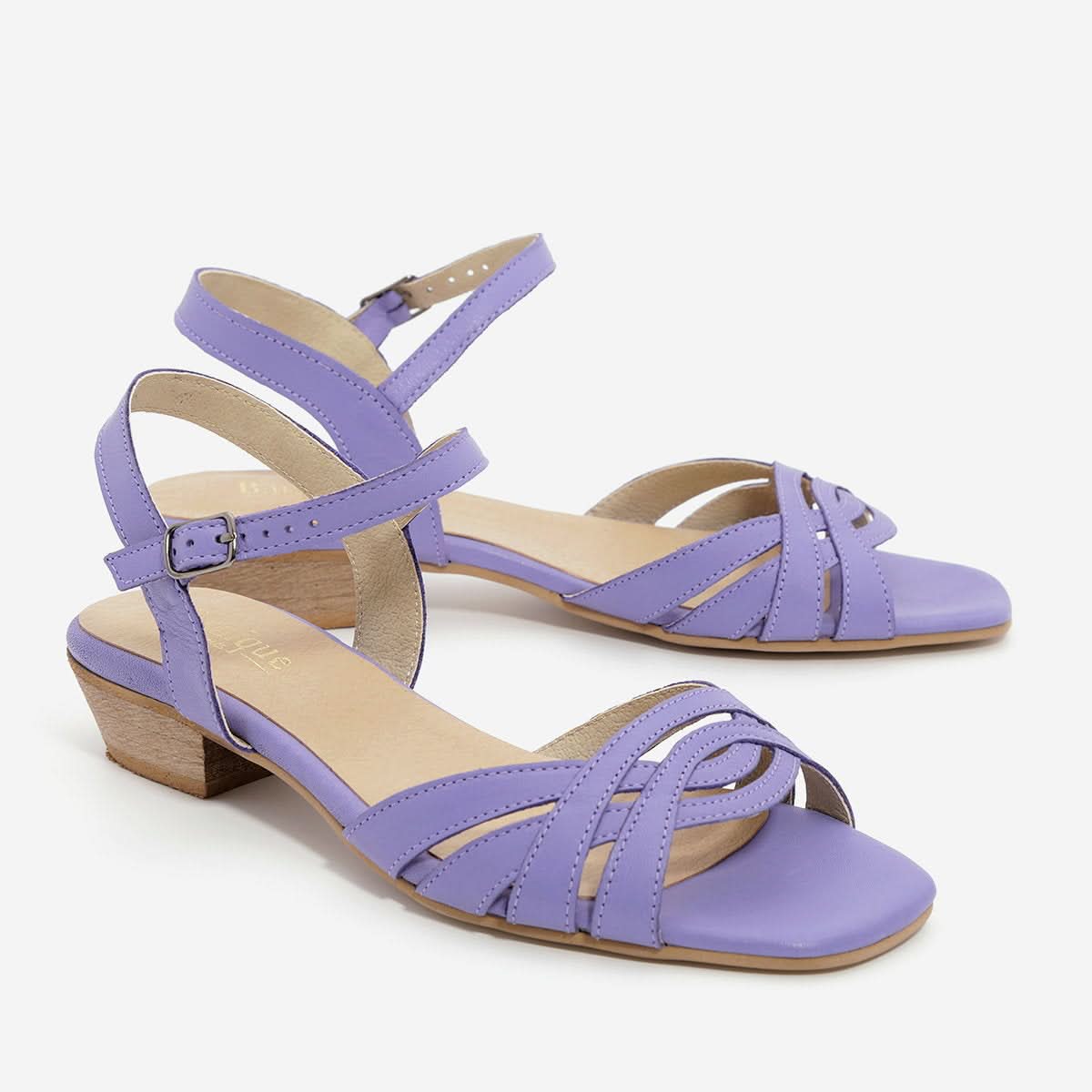 סנדלים קלאסיים- אדווה