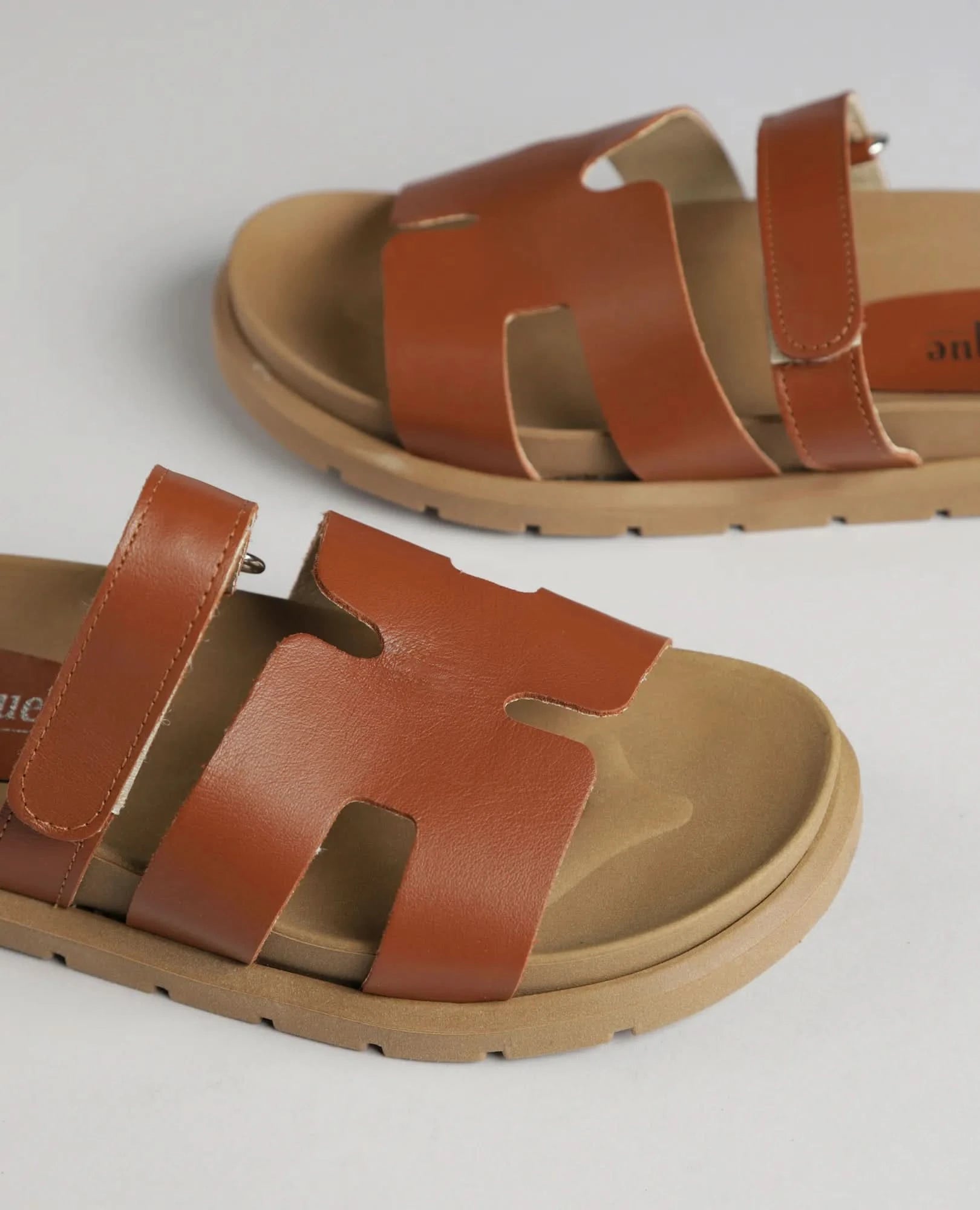 כפכפים שטוחים- סולה - B Unique