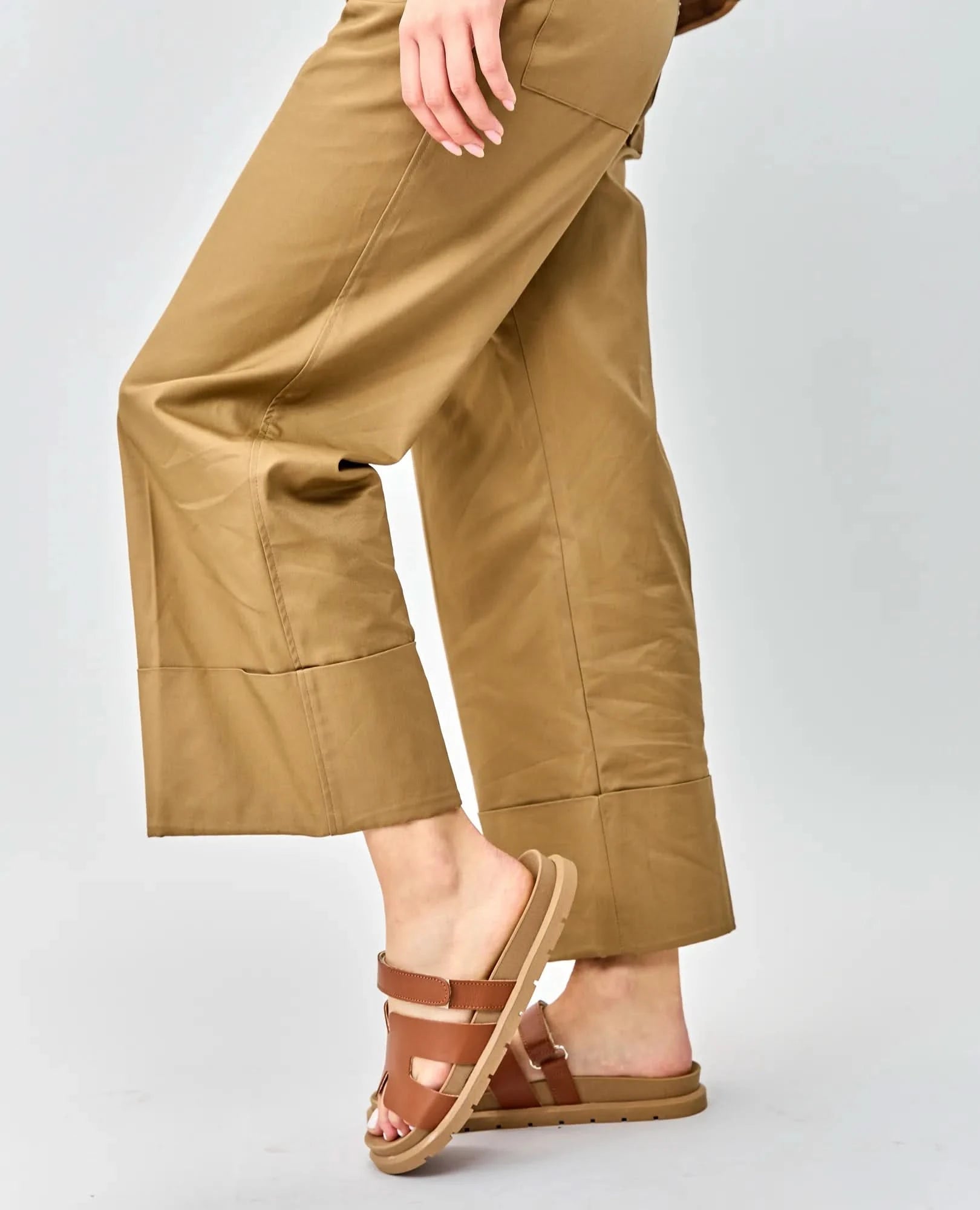 כפכפים שטוחים- סולה - B Unique