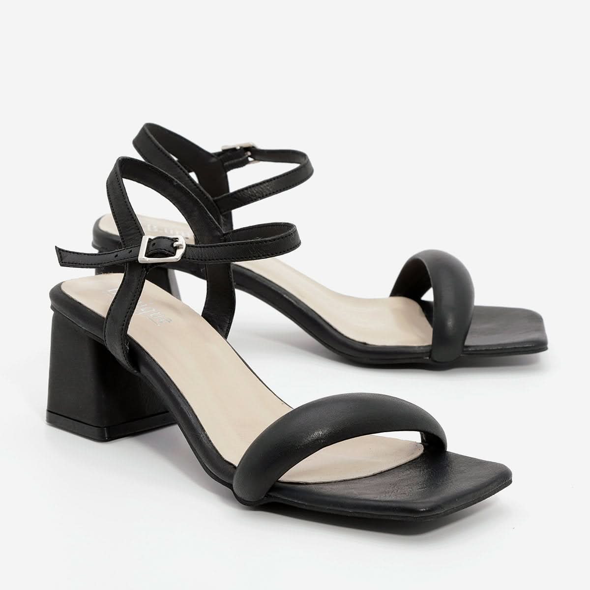 סנדלי עקב בצבע שחור- דורין