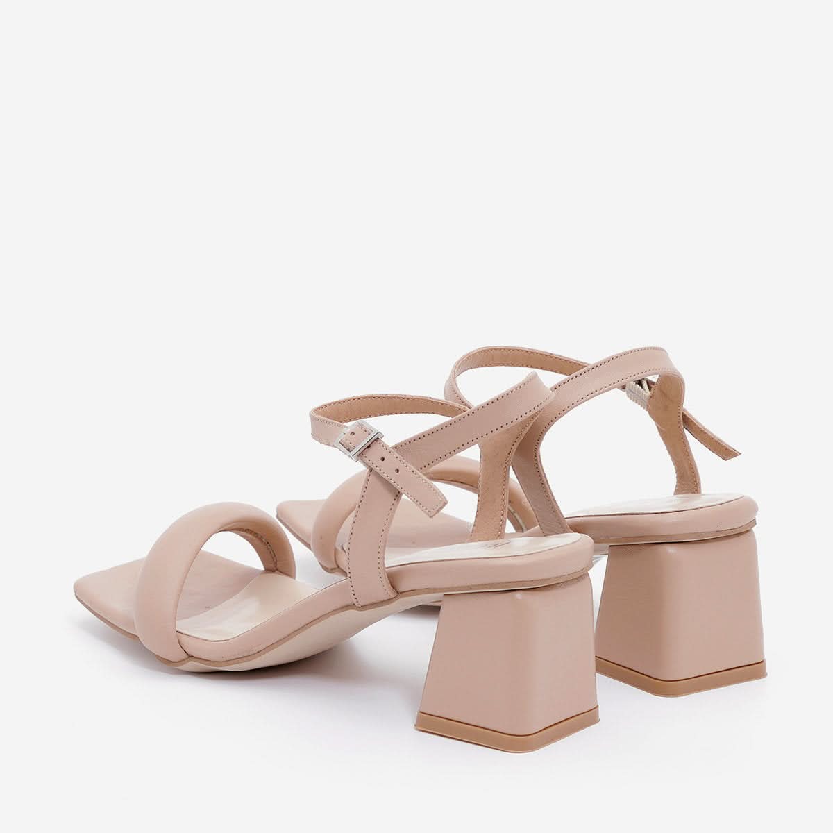 סנדלי עקב בצבע בז'- דורין