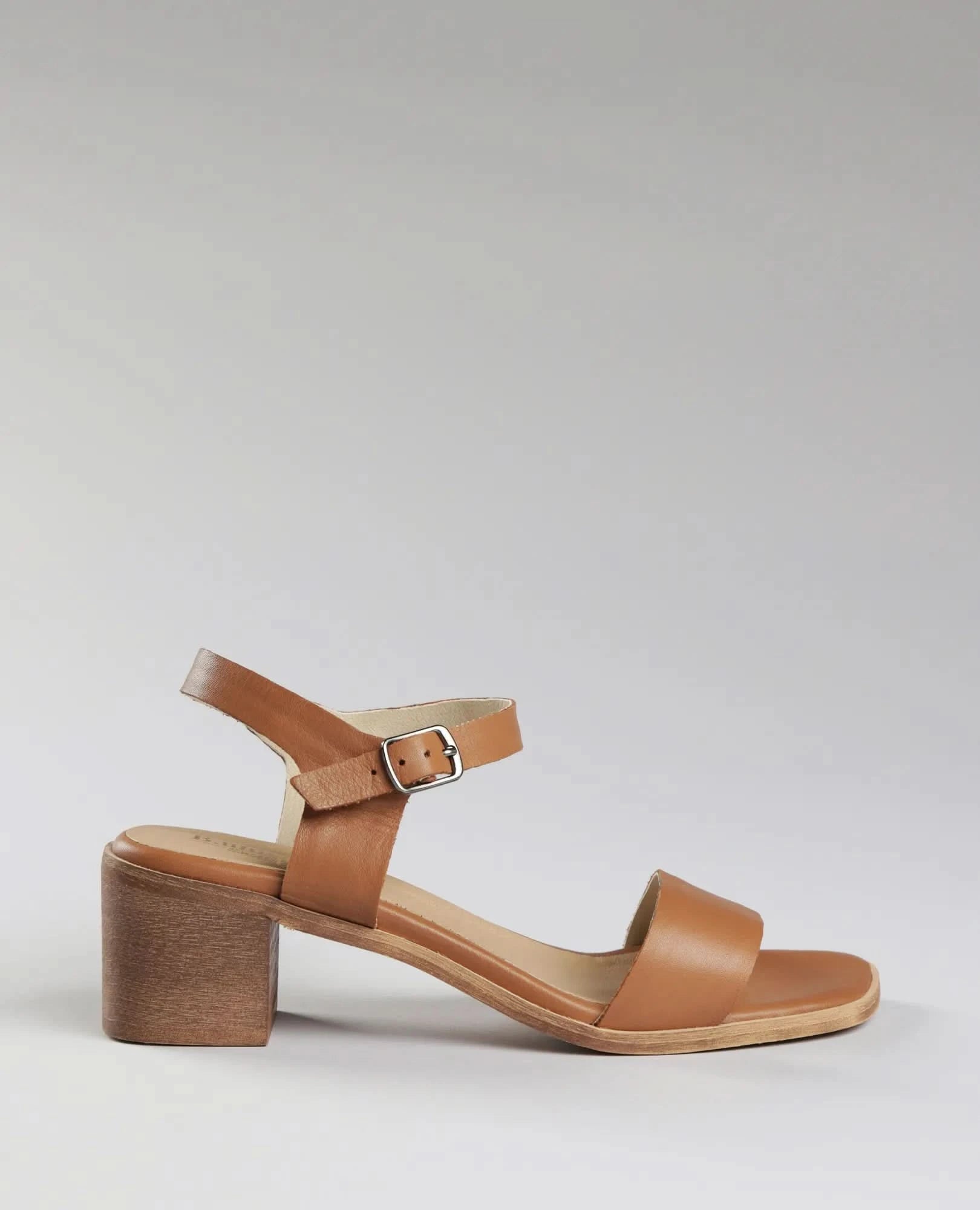 סנדלי עקב- לוסיה - B Unique - סנדלים