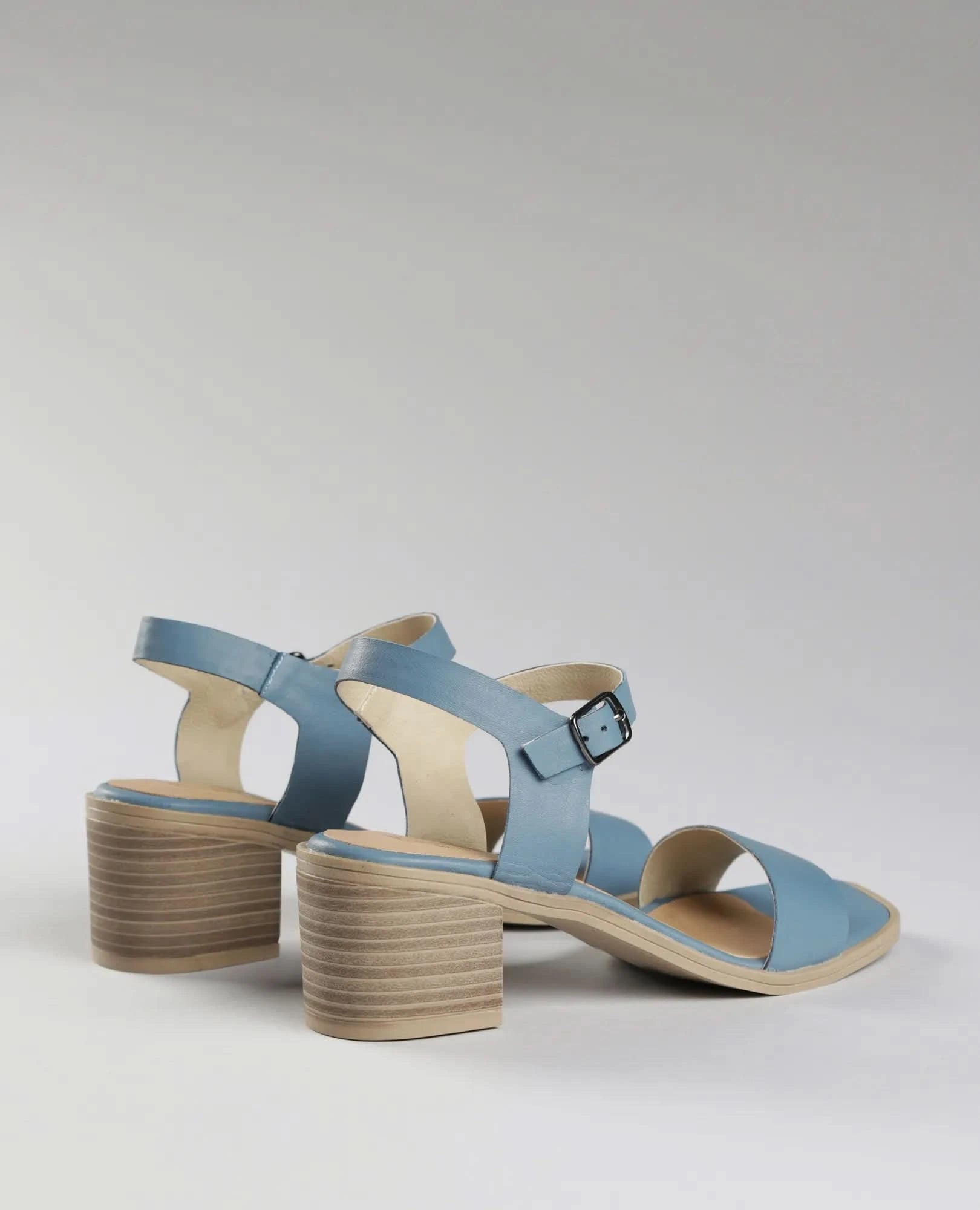 סנדלי עקב- לוסיה - B Unique - סנדלים