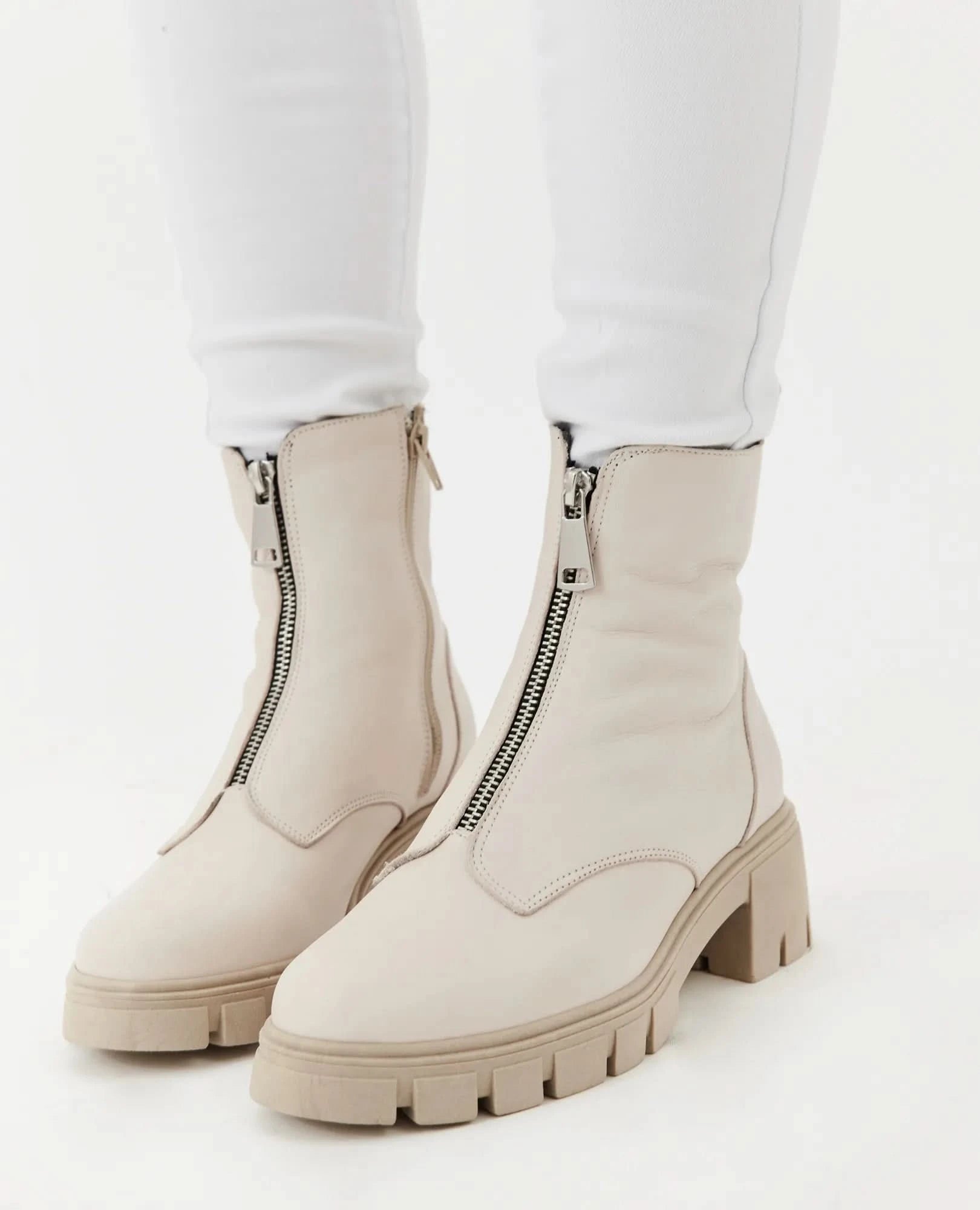 מגפוני נשים - רביד