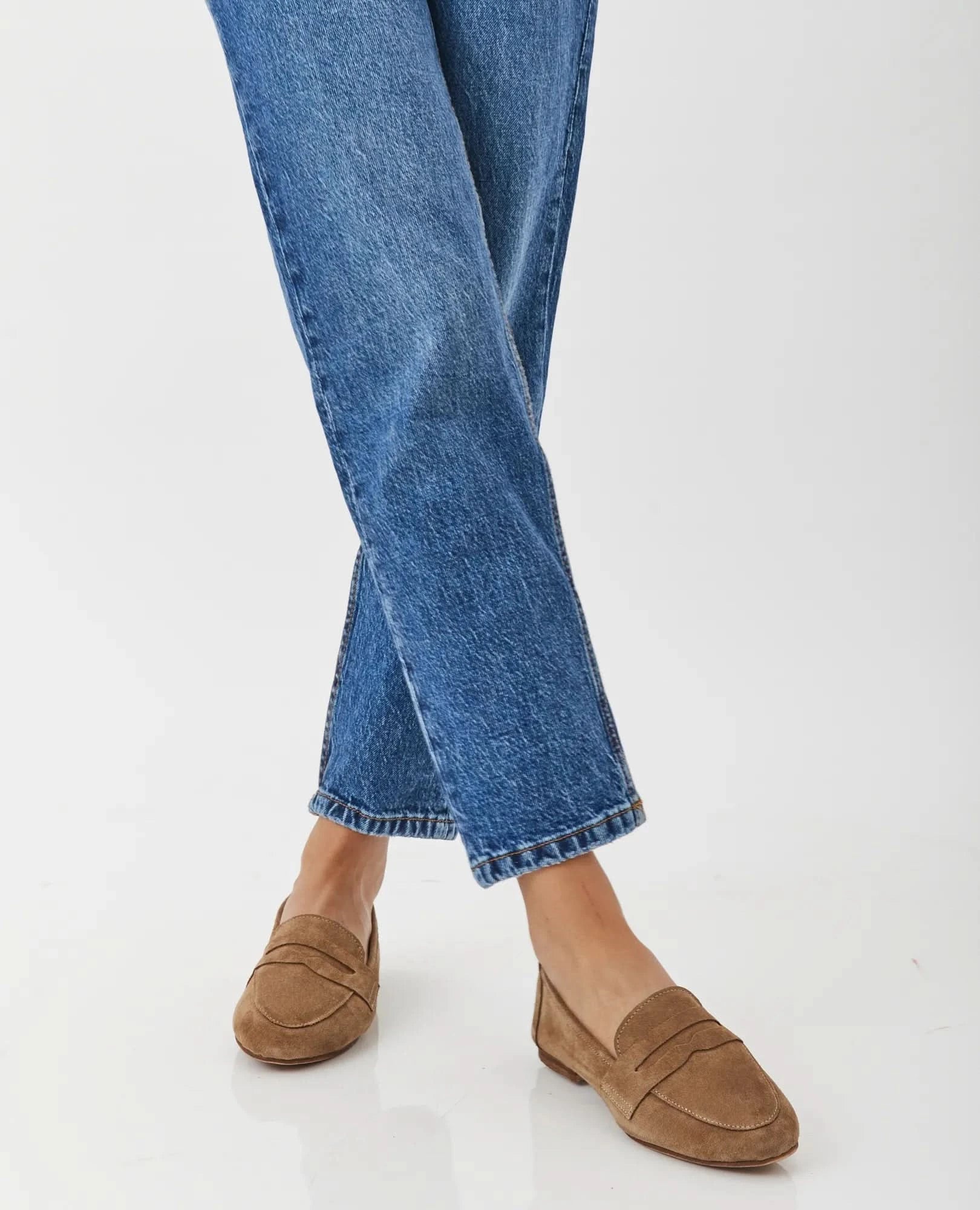 נעלי מוקסין מעור זמש דגם קורין- באתר ובחנויות בי יוניק