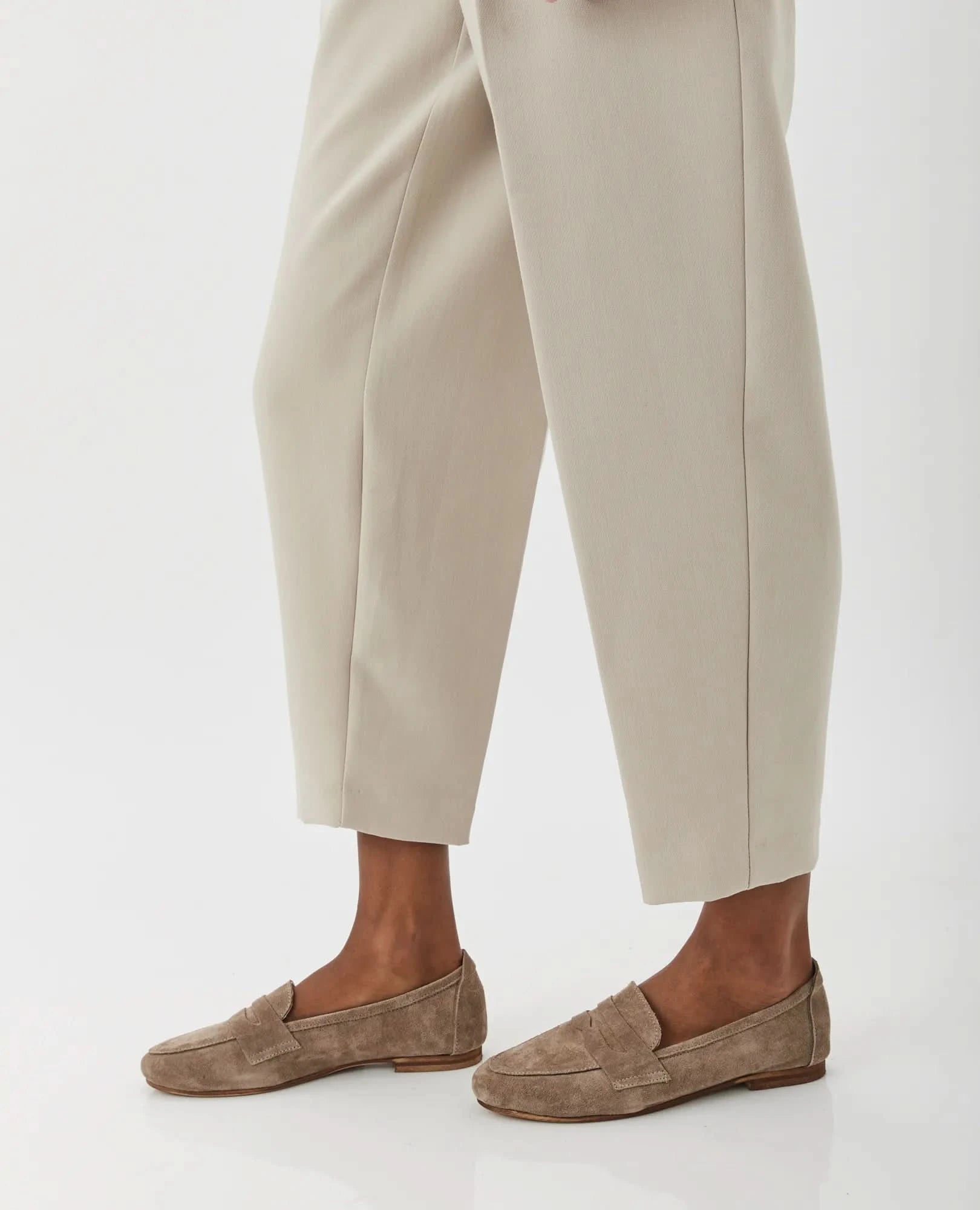 נעלי מוקסין מעור זמש דגם קורין- באתר ובחנויות בי יוניק