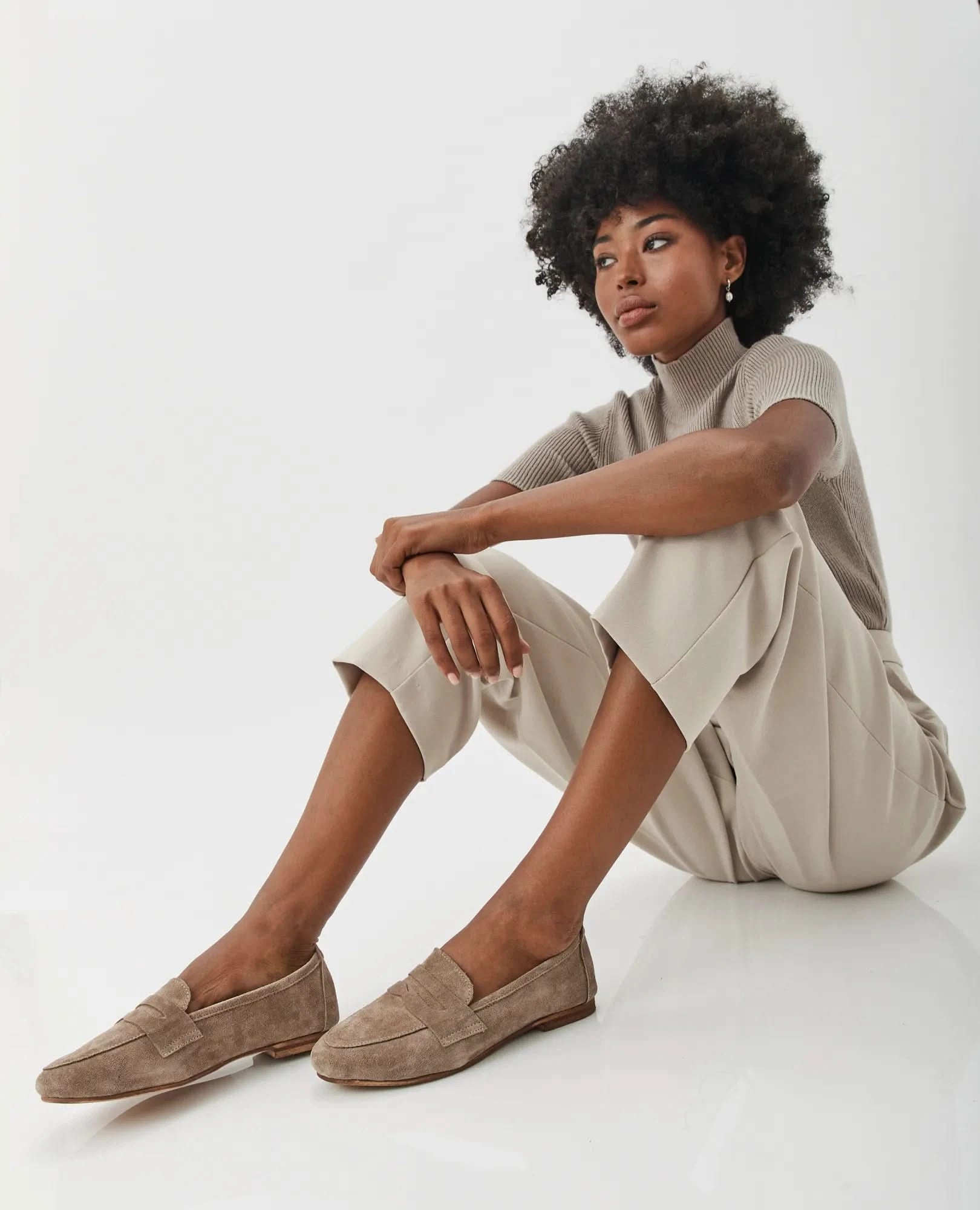 נעלי מוקסין מעור זמש דגם קורין- באתר ובחנויות בי יוניק