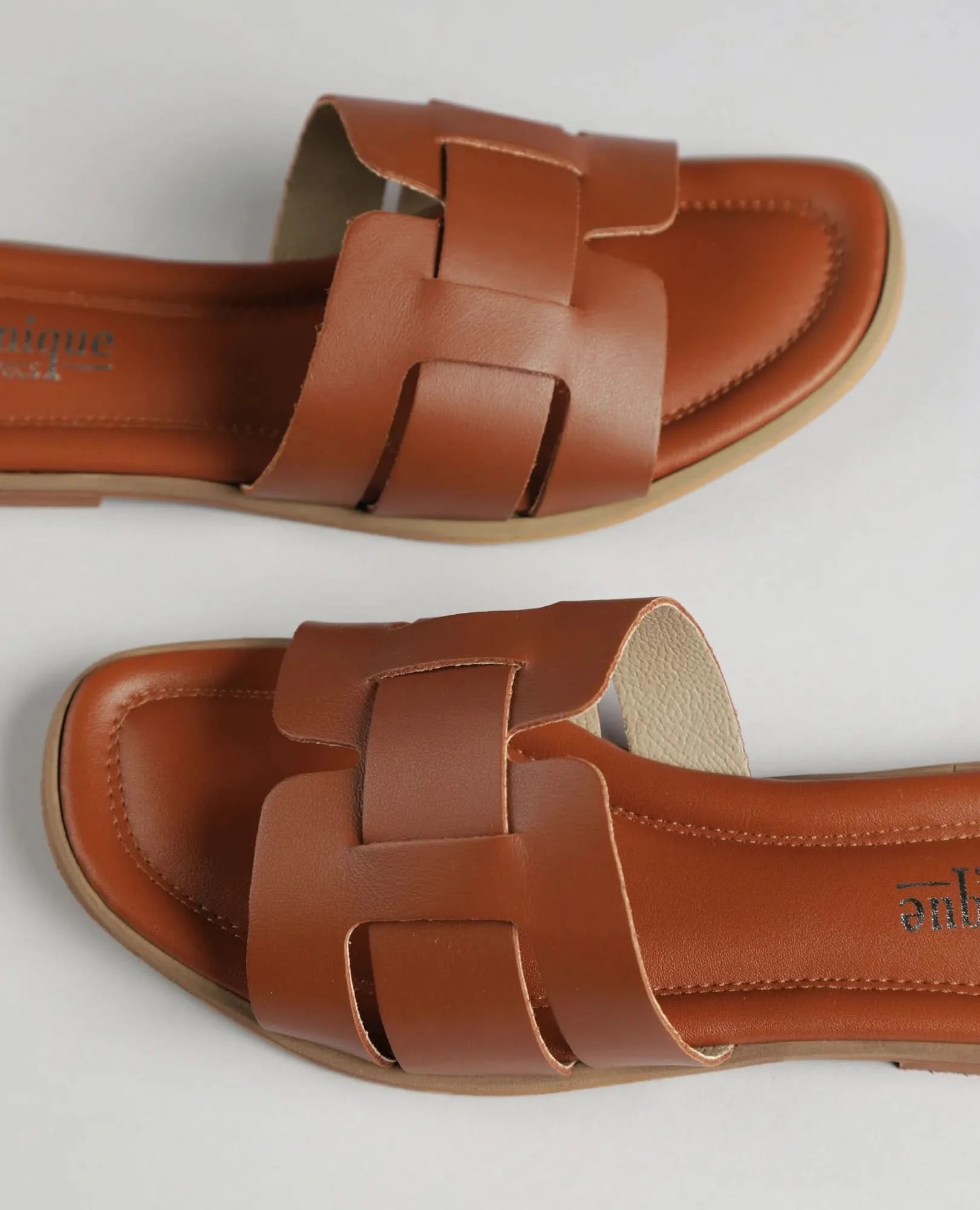 כפכפי נשים עם רצועות- קים - B Unique - כפכפים