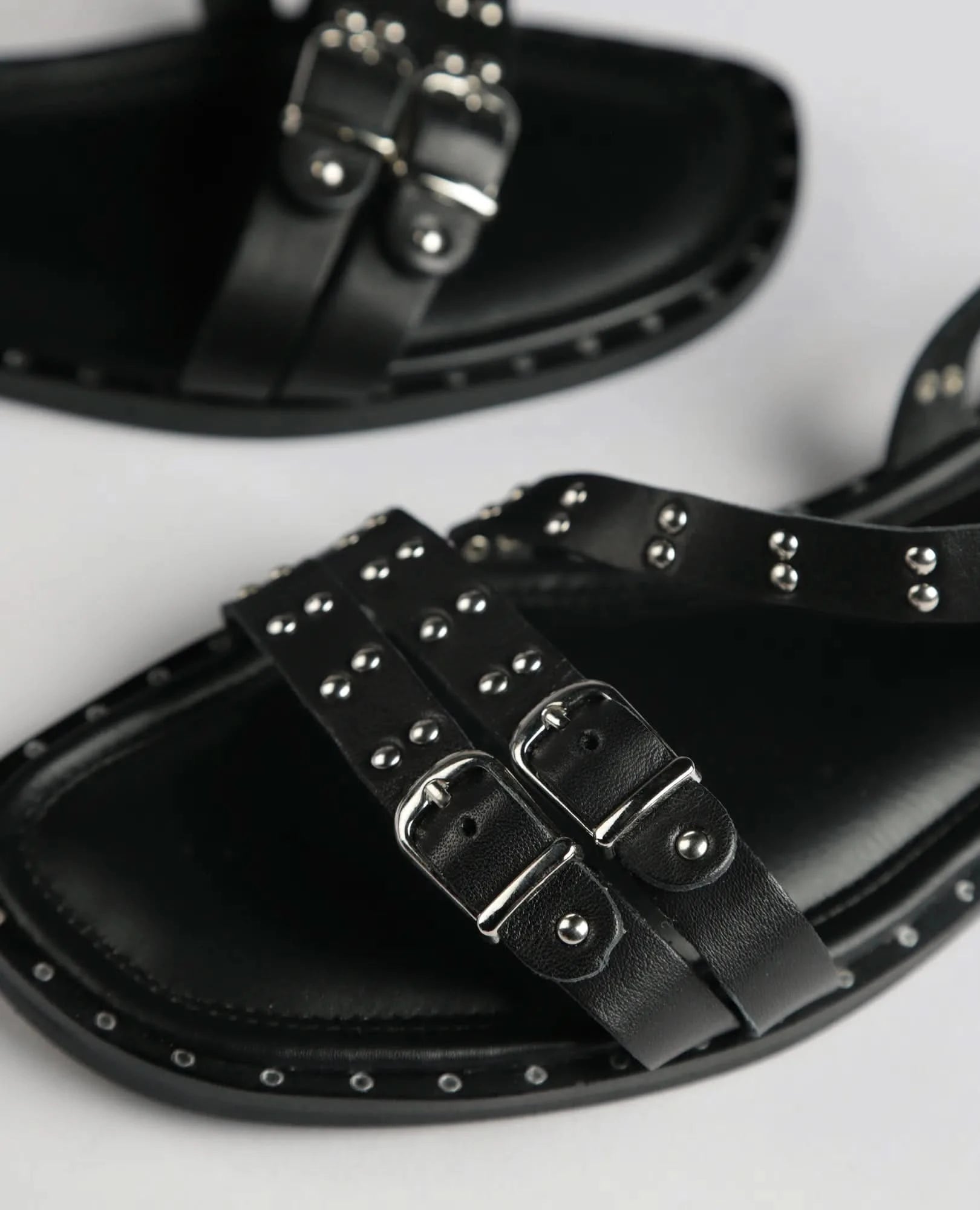 סנדלים שטוחים- ונוס - B Unique