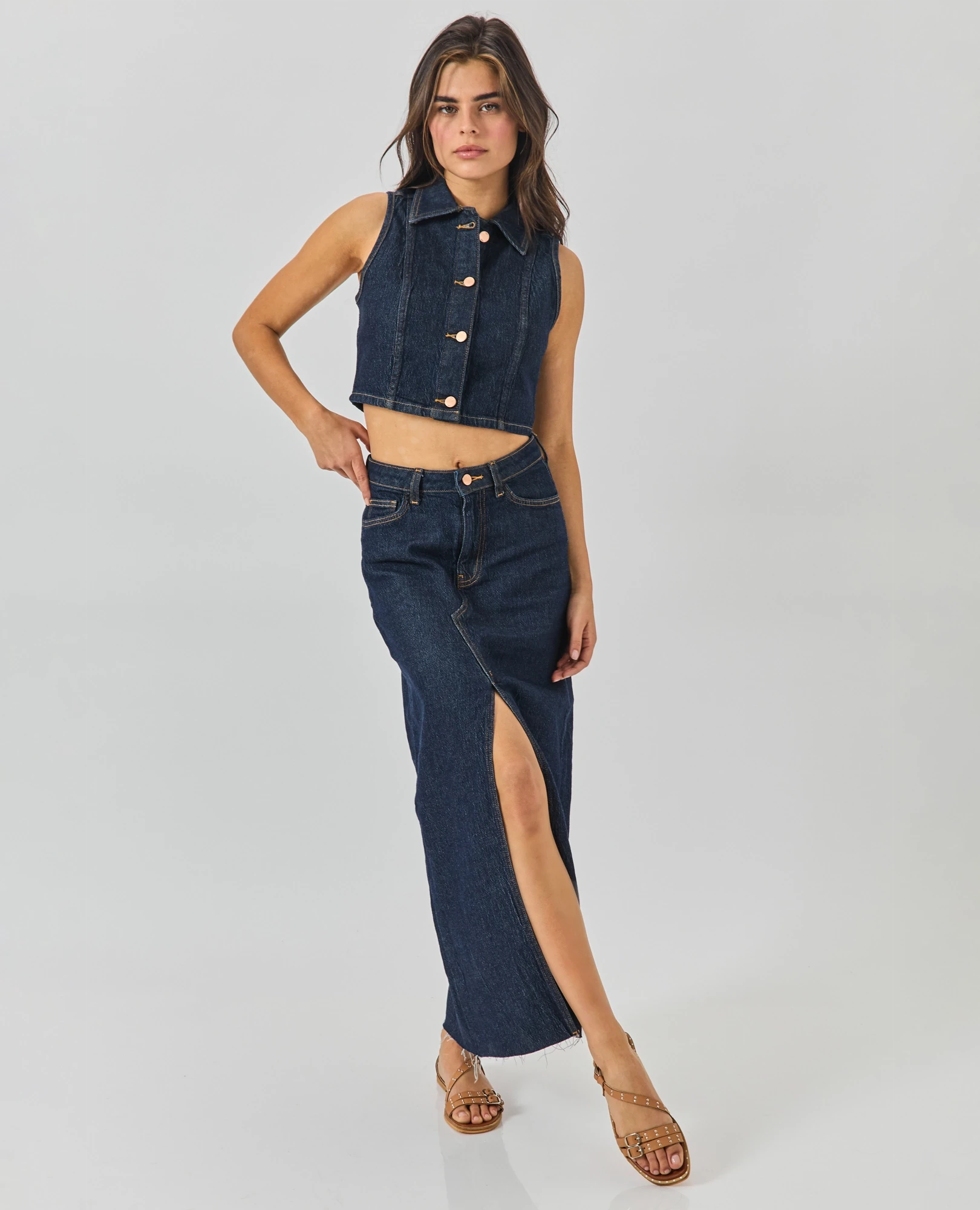 סנדלים שטוחים- ונוס - B Unique - סנדלים