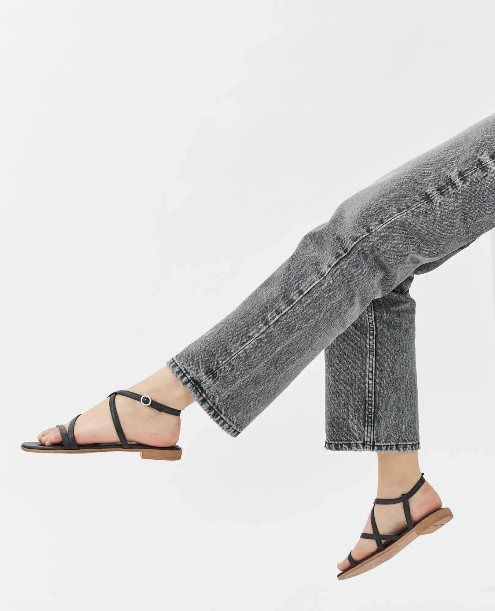 סנדלים שטוחים- שיראל