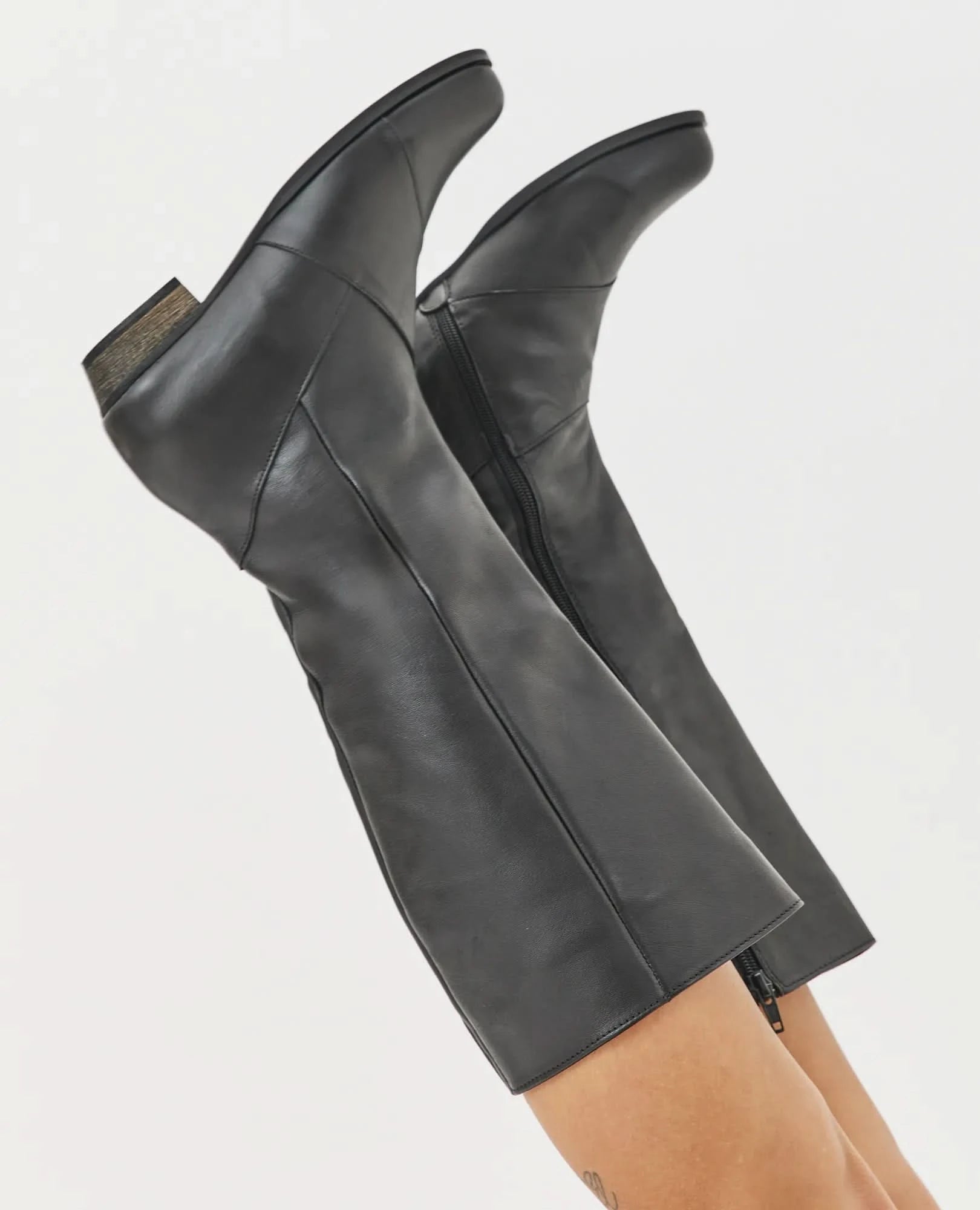 מגפיים - מגפיים לנשים מעור איכותי - דגם מגפי עמנואל - בי יוניק