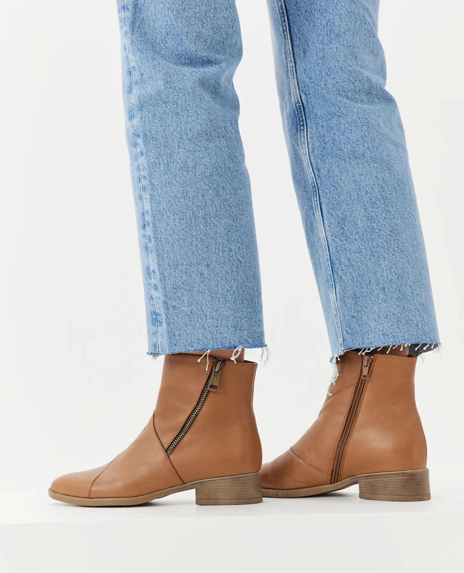 מגפוני קז'ואל - אריאנה