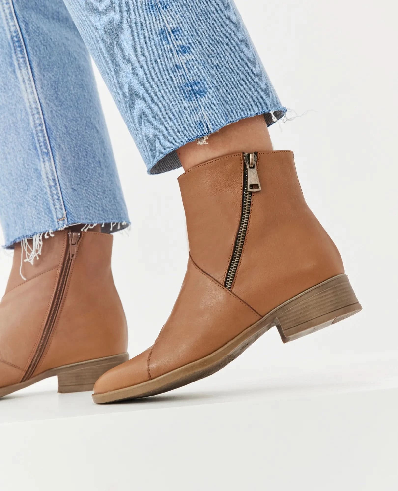 מגפוני קז'ואל - אריאנה