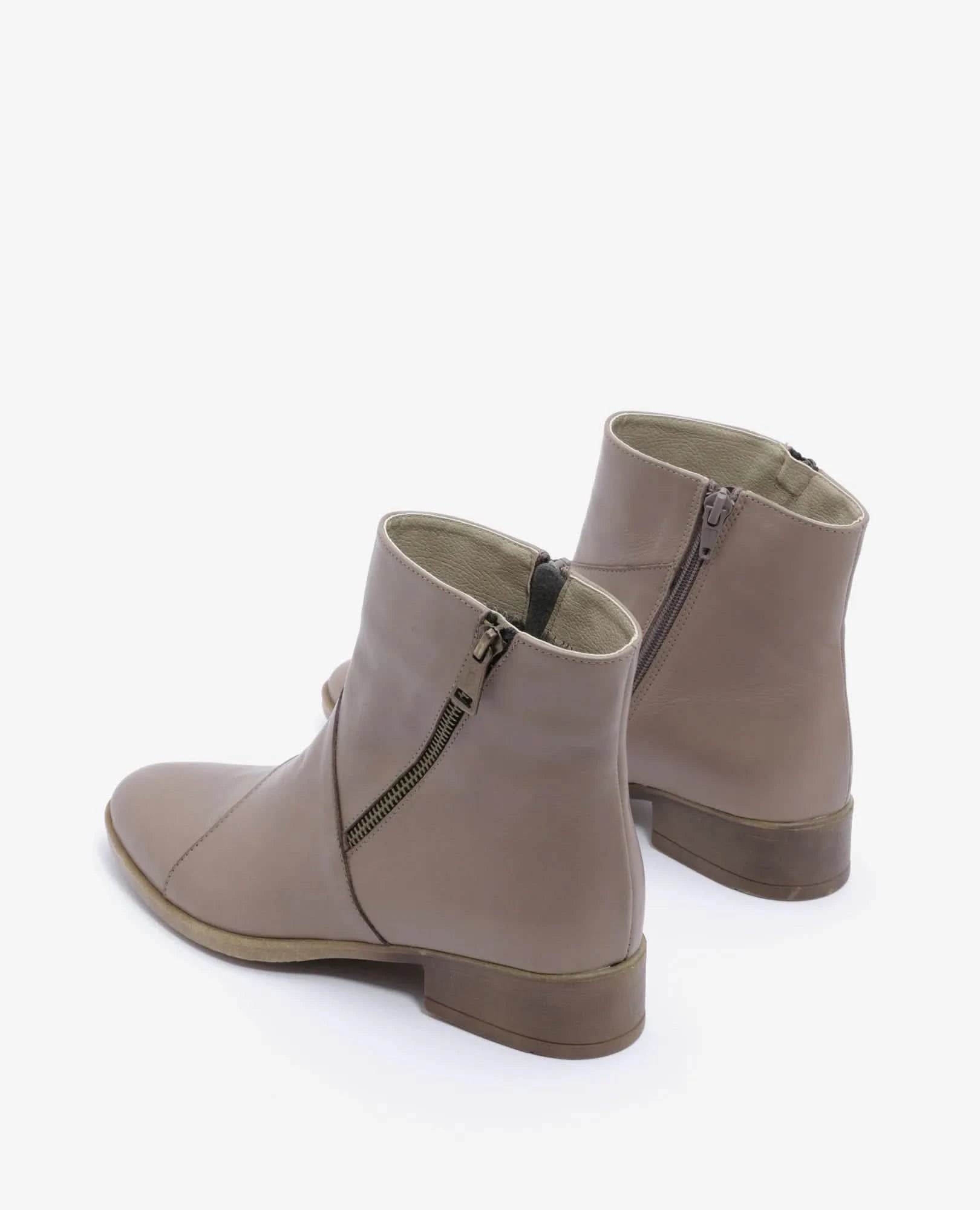 מגפוני קז'ואל - אריאנה