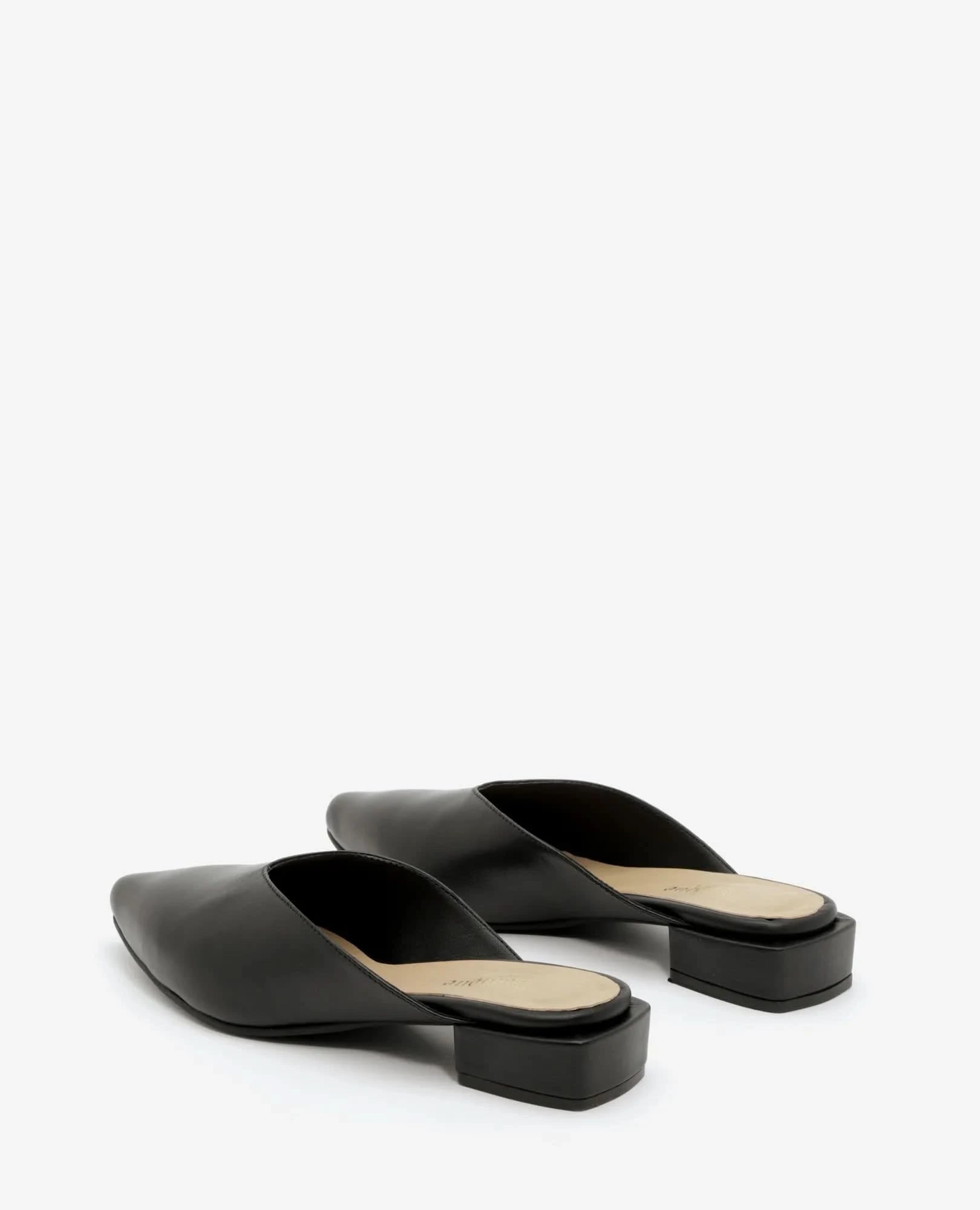 כפכפי מיול עם שפיץ-סיגל