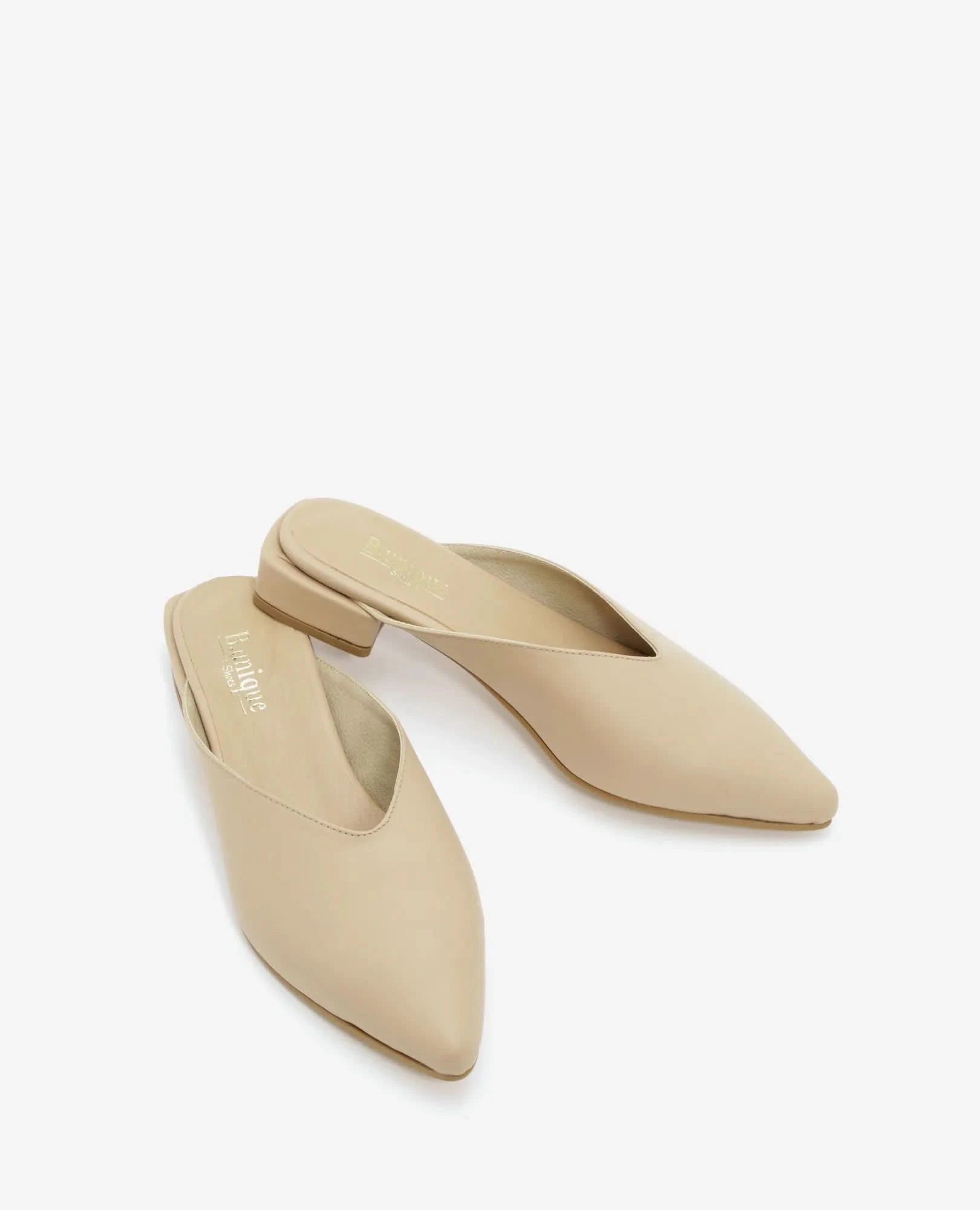 כפכפי מיול עם שפיץ-סיגל