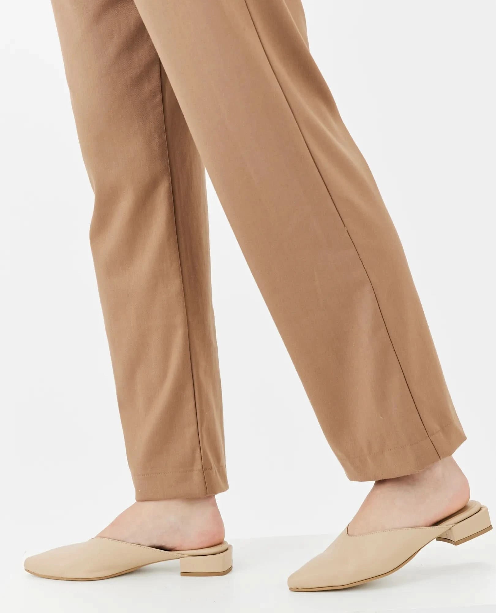 כפכפי מיול עם שפיץ-סיגל