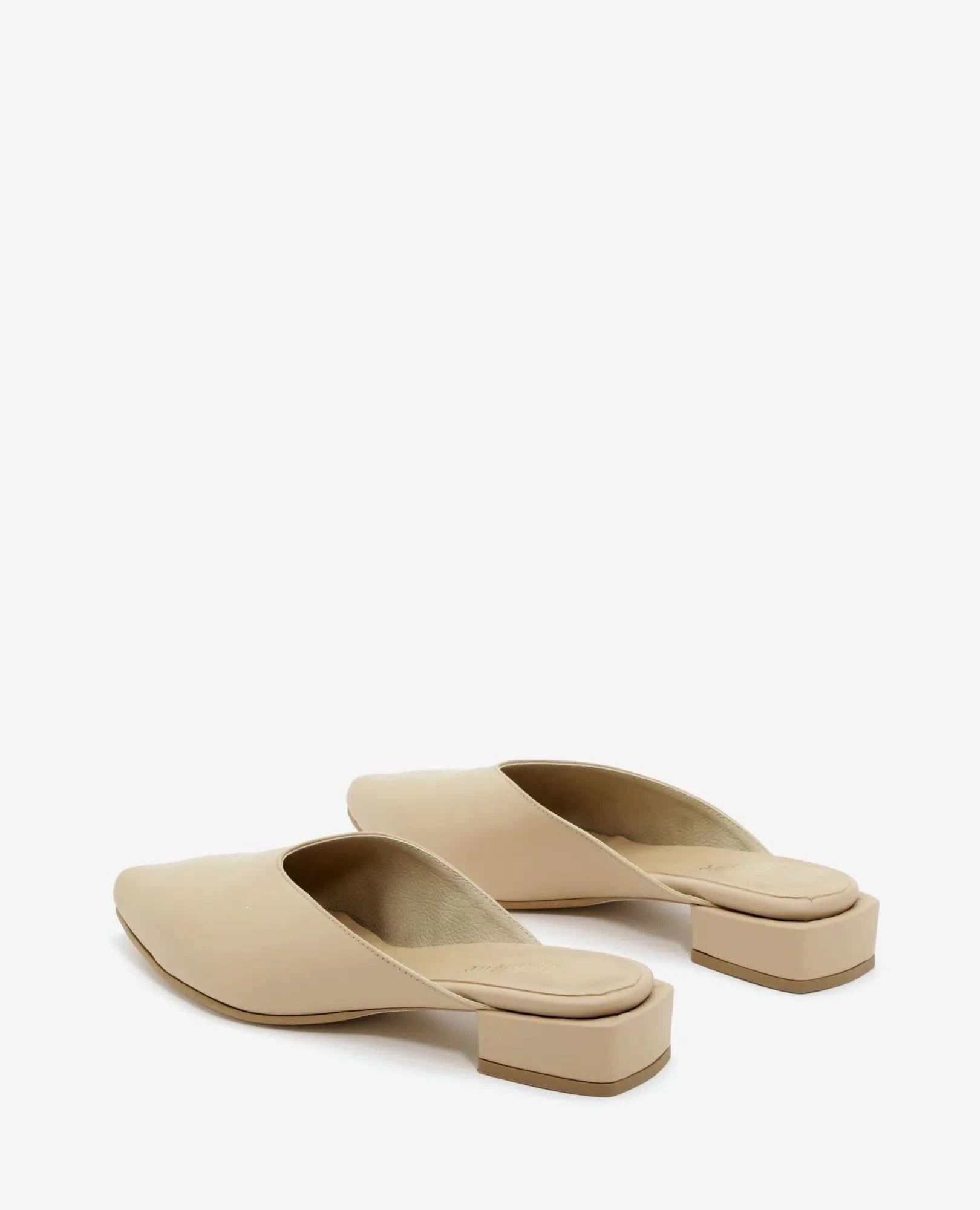 כפכפי מיול עם שפיץ-סיגל