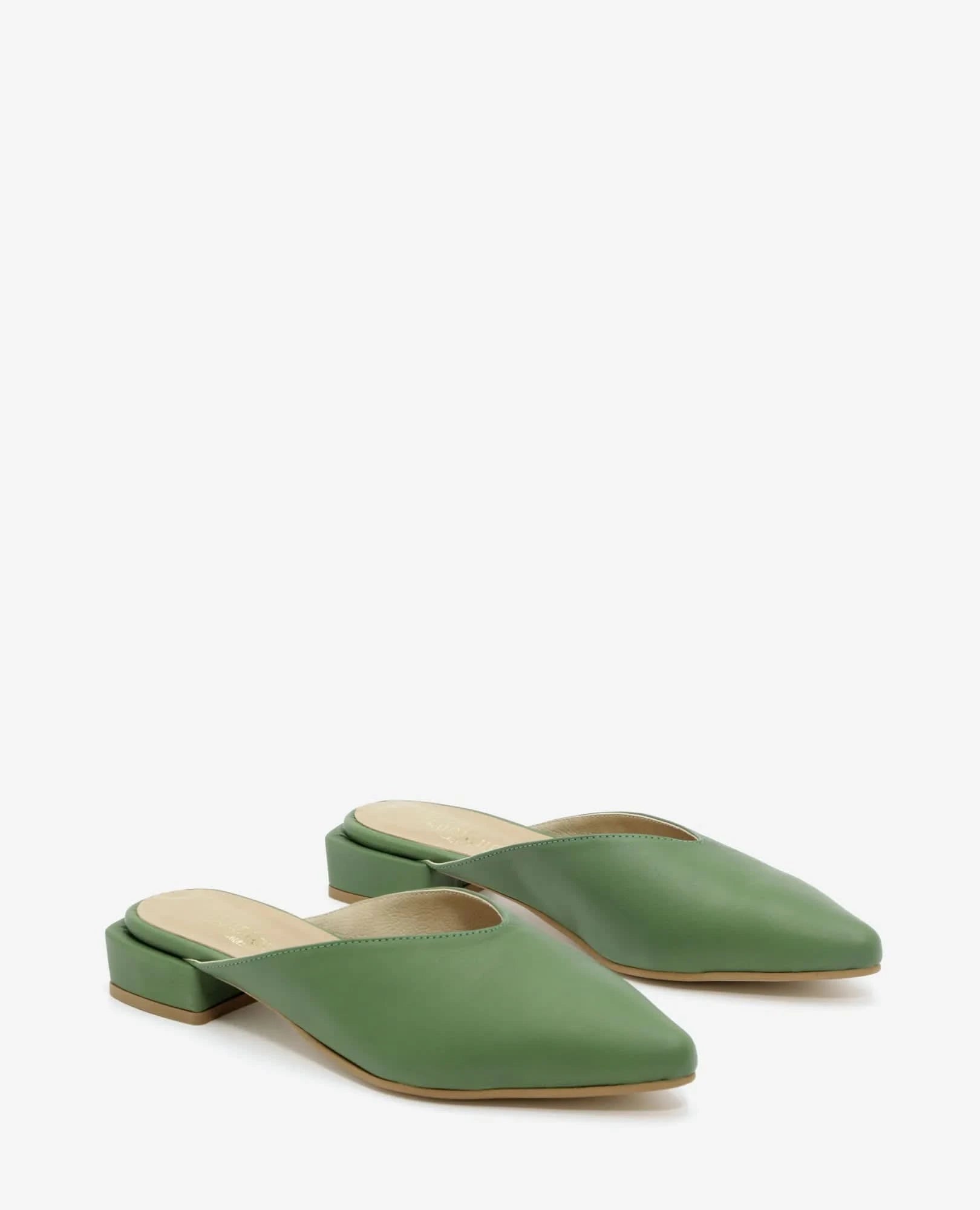 כפכפי מיול עם שפיץ-סיגל