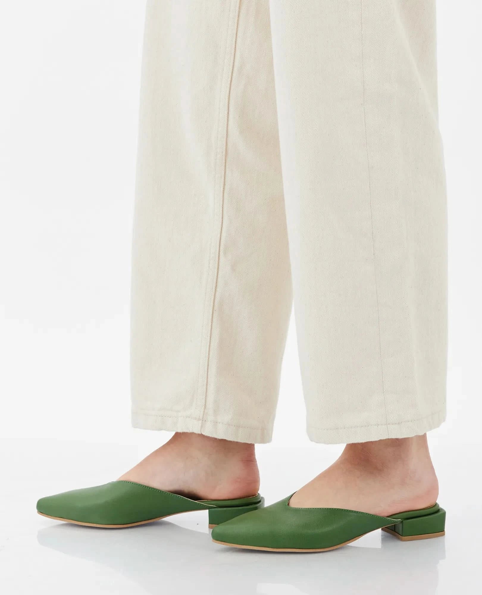 כפכפי מיול עם שפיץ-סיגל