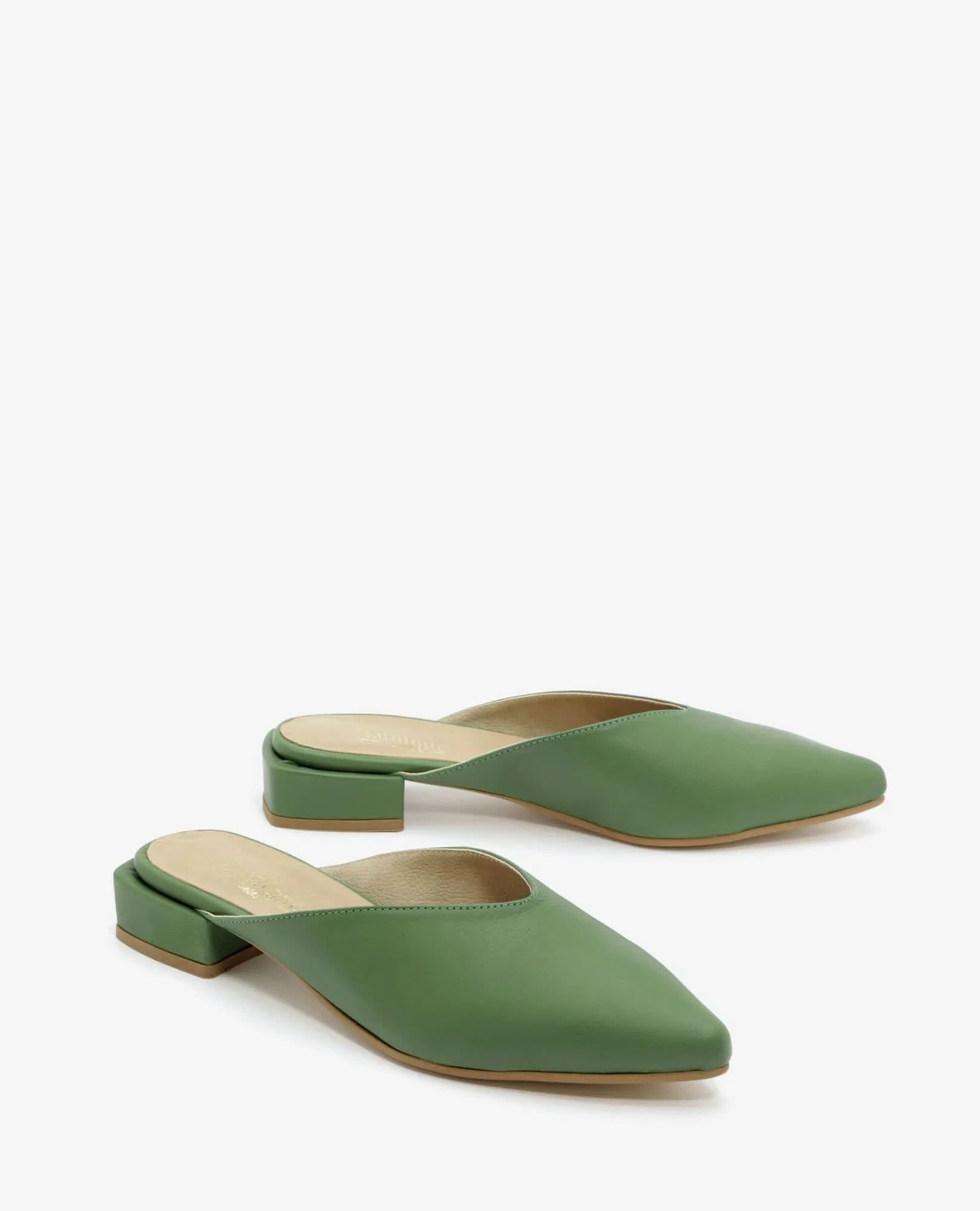 כפכפי מיול עם שפיץ-סיגל