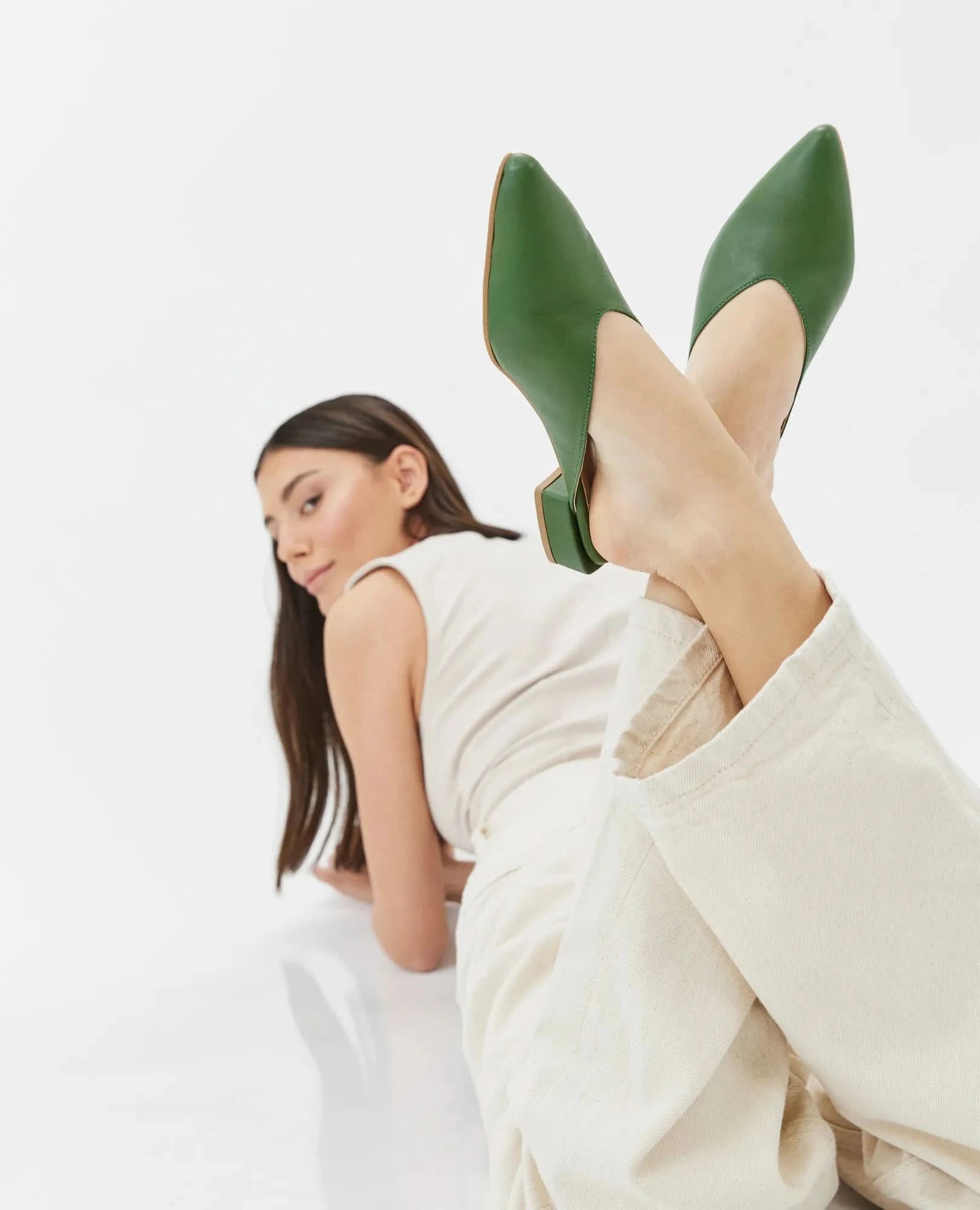 כפכפי מיול עם שפיץ-סיגל