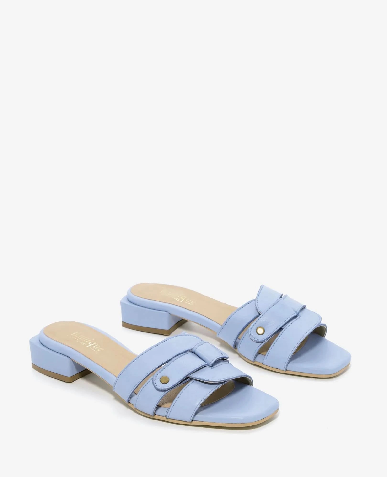 כפכפי רצועות -אדם