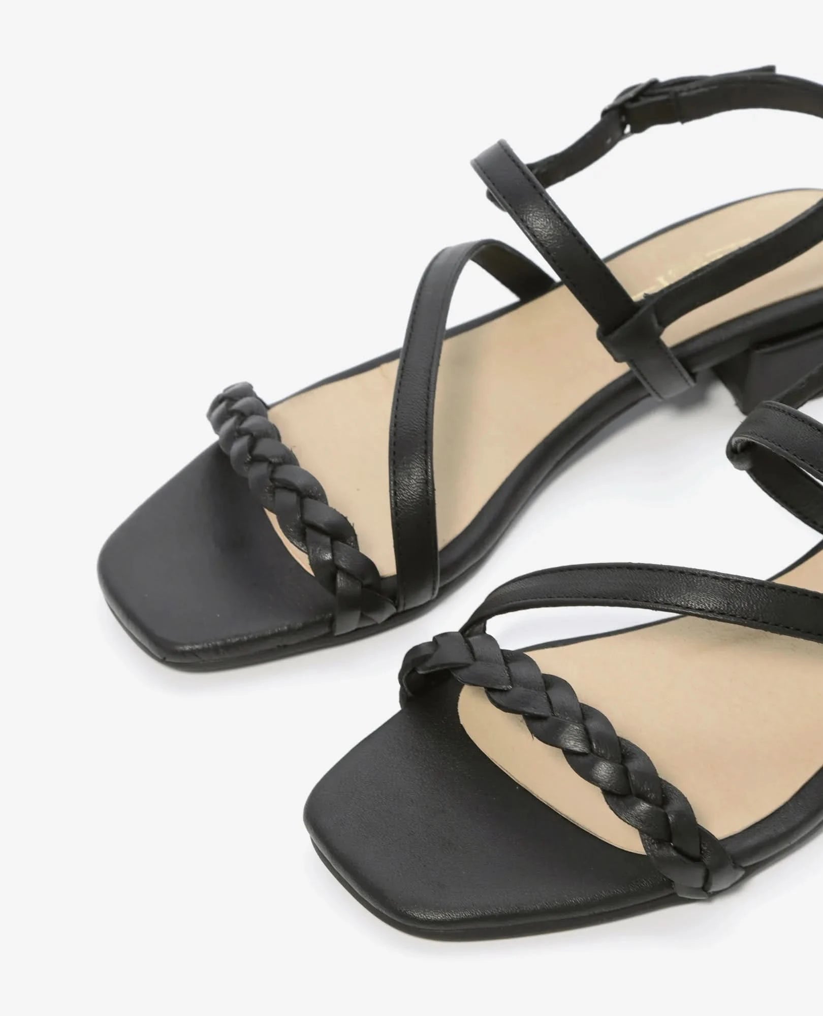 סנדלים אלגנטיות -נוי