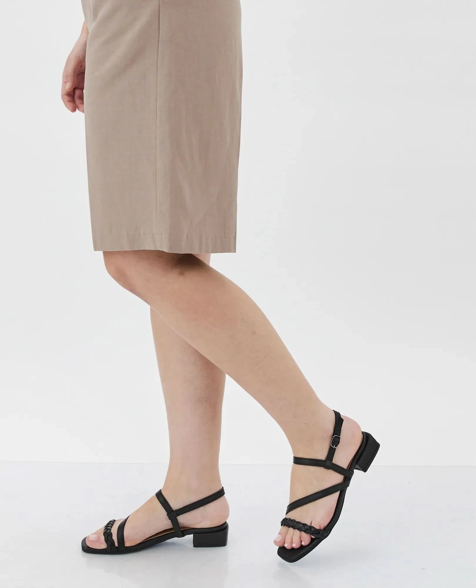 סנדלים אלגנטיות -נוי