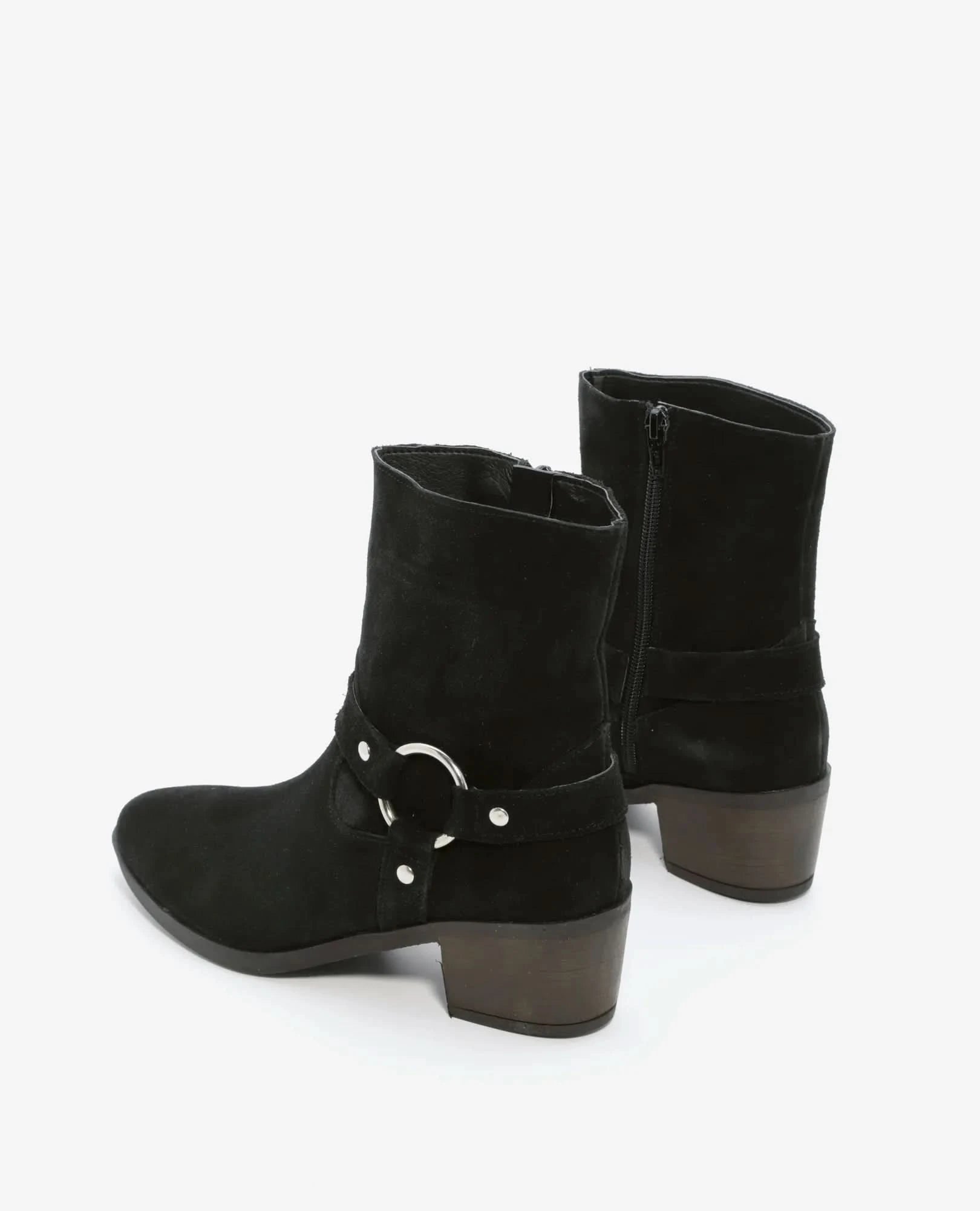 מגפוני עקב קלאסיים - שקד