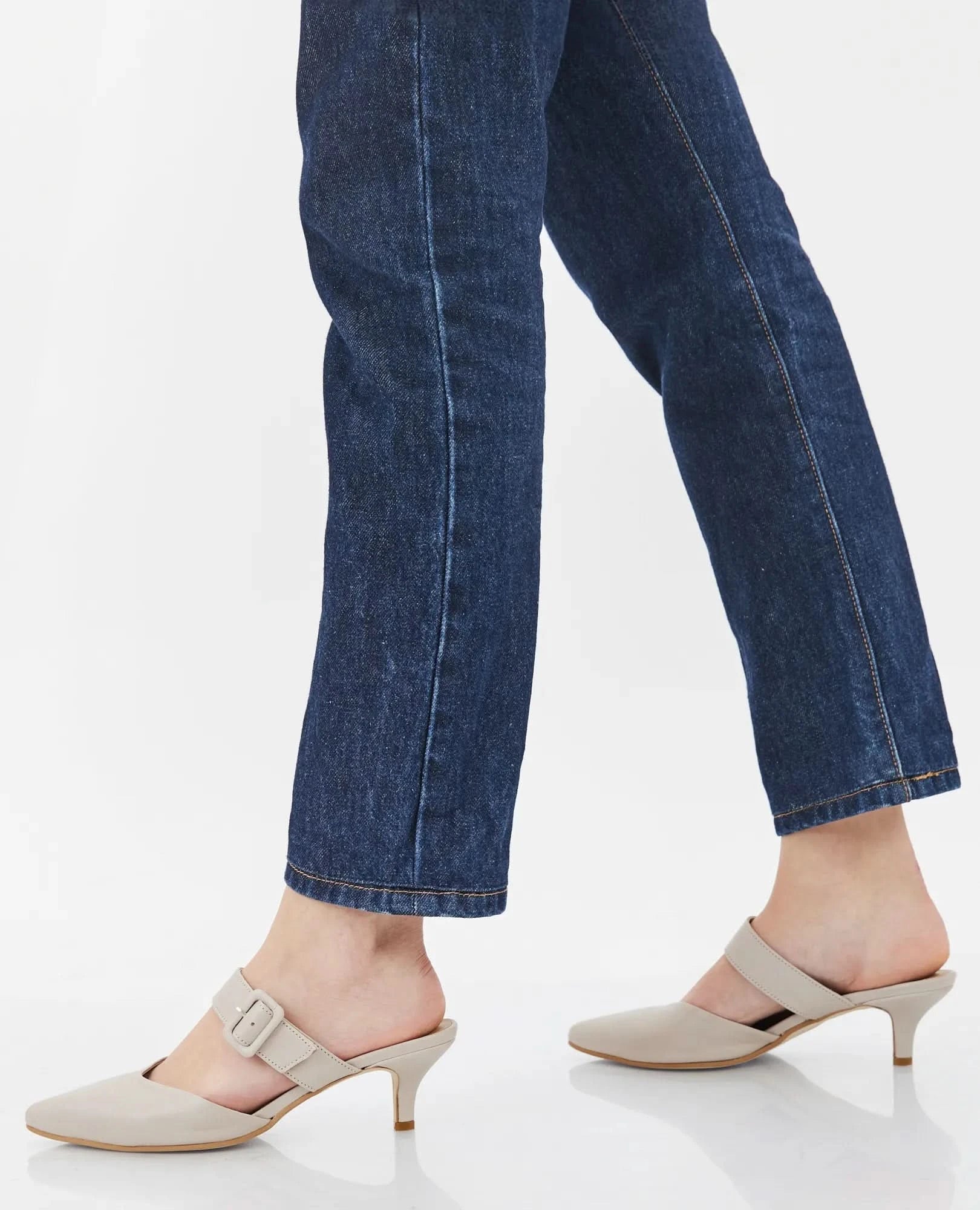 כפכפי עקב שפיץ- לוריין