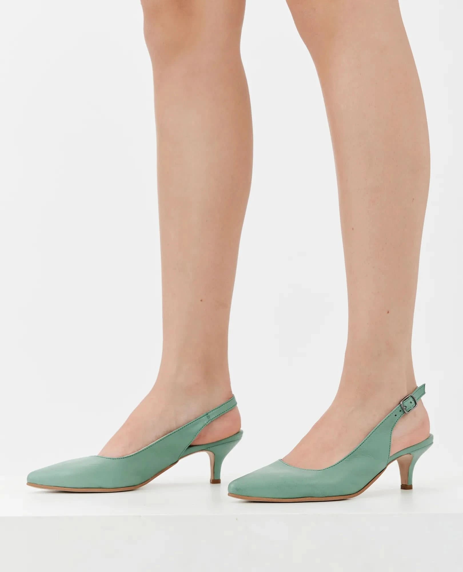 כפכפי עקב שפיץ- לוריין