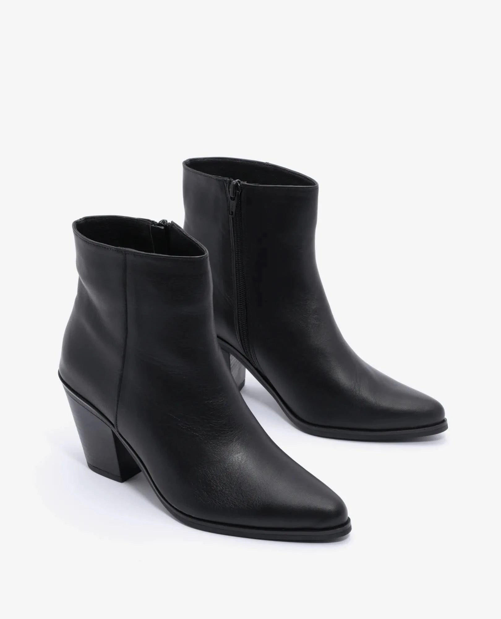 מגפוני עקב - ג'ואי