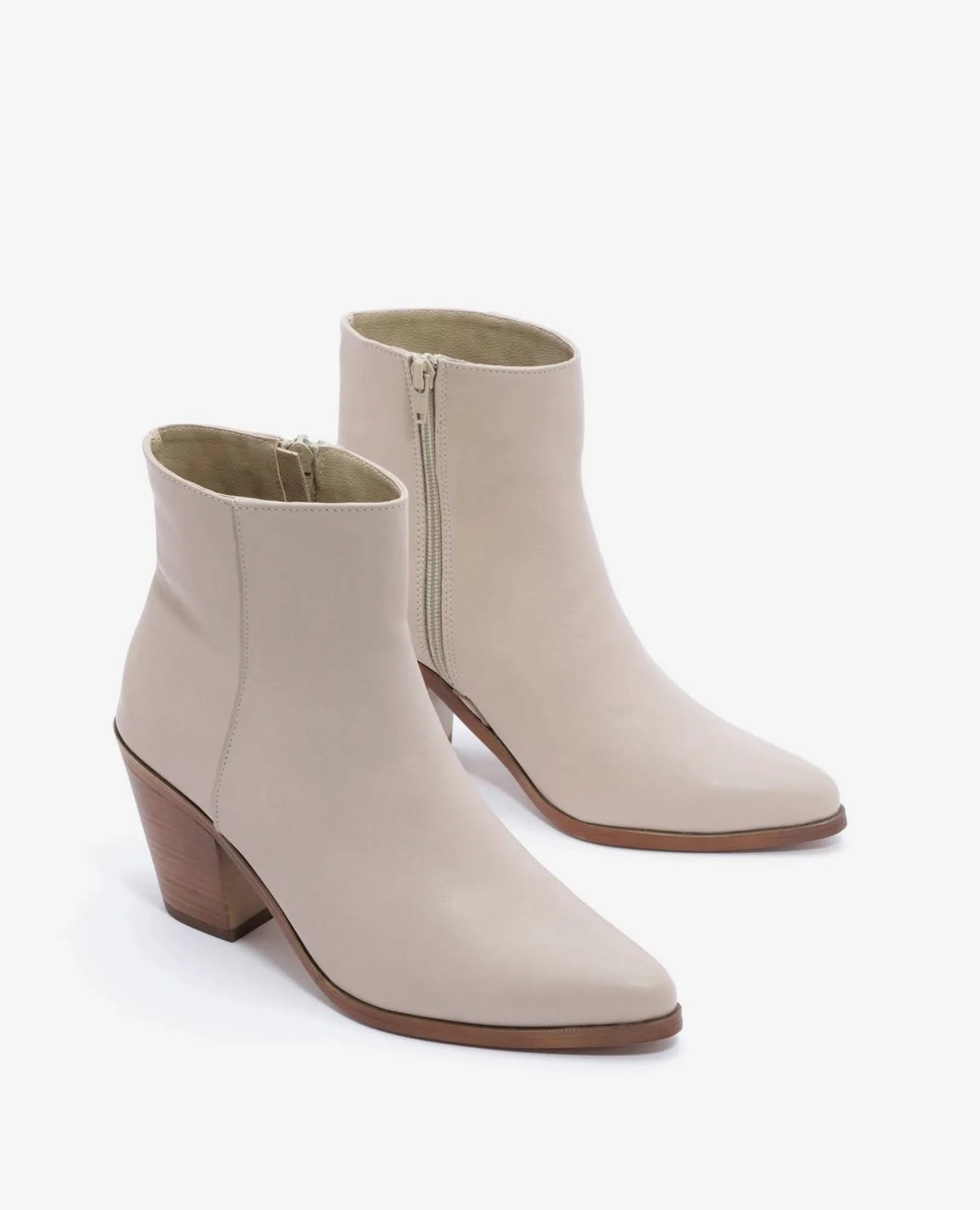 מגפוני עקב - ג'ואי