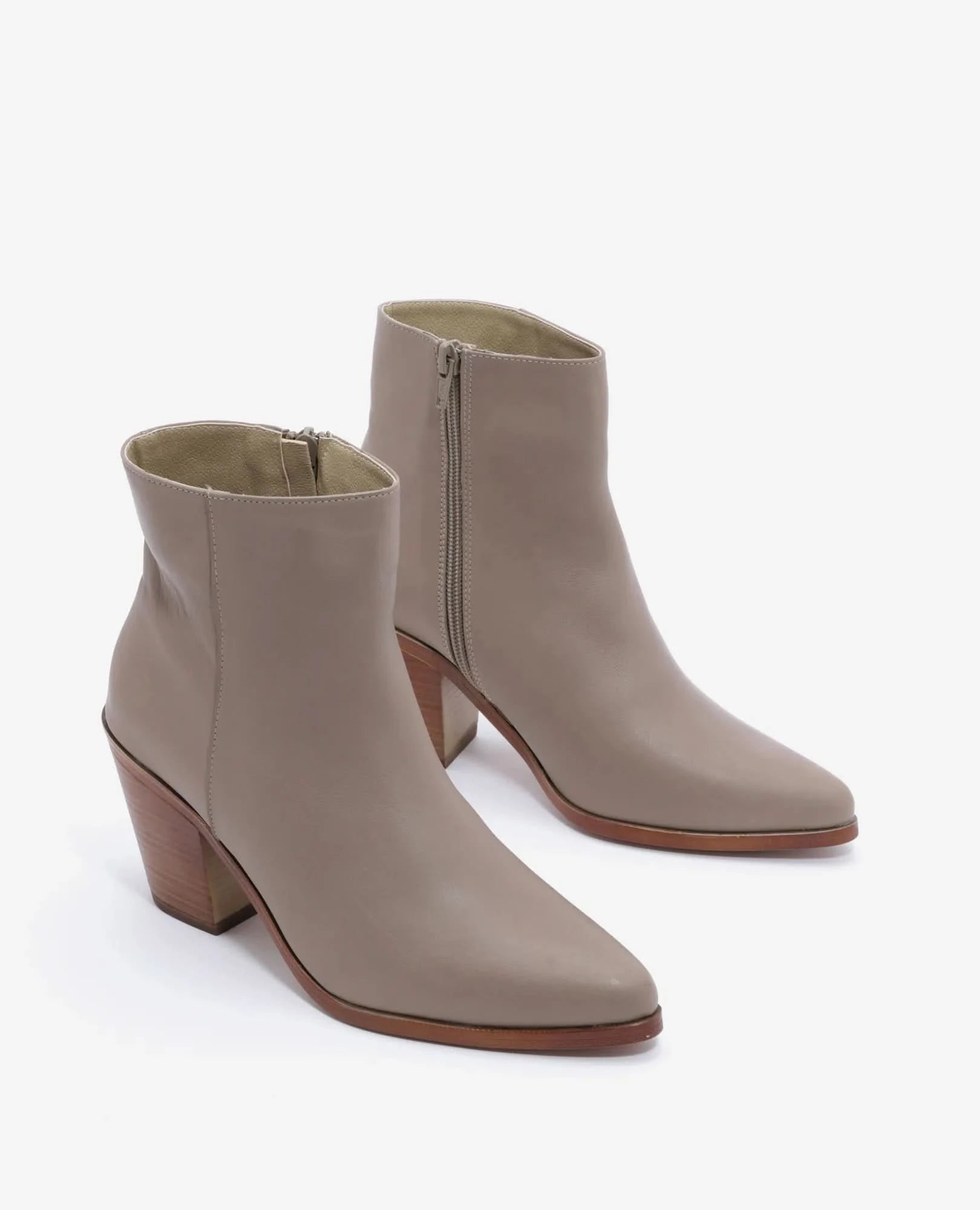 מגפוני עקב - ג'ואי