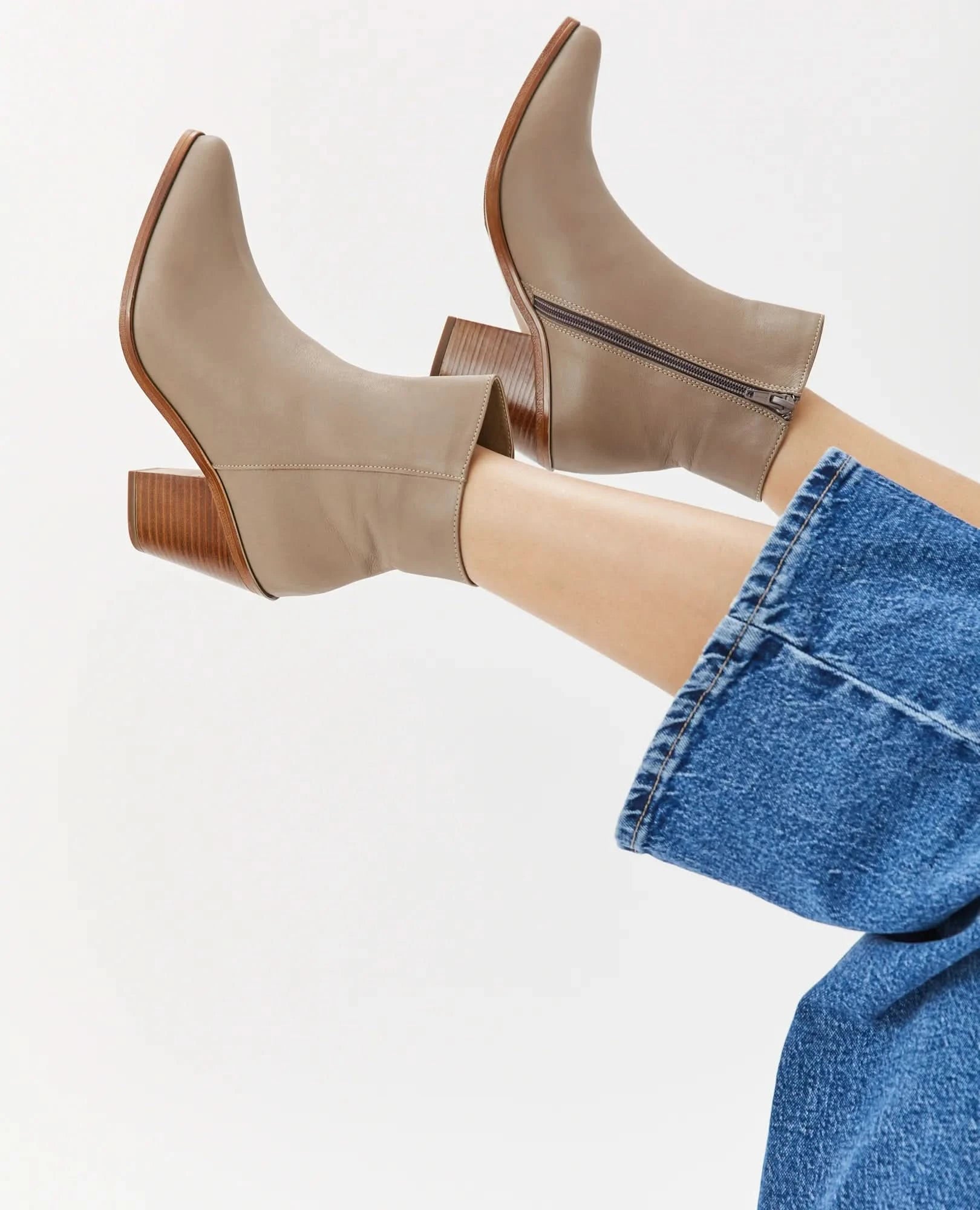 מגפוני עקב - ג'ואי - B Unique