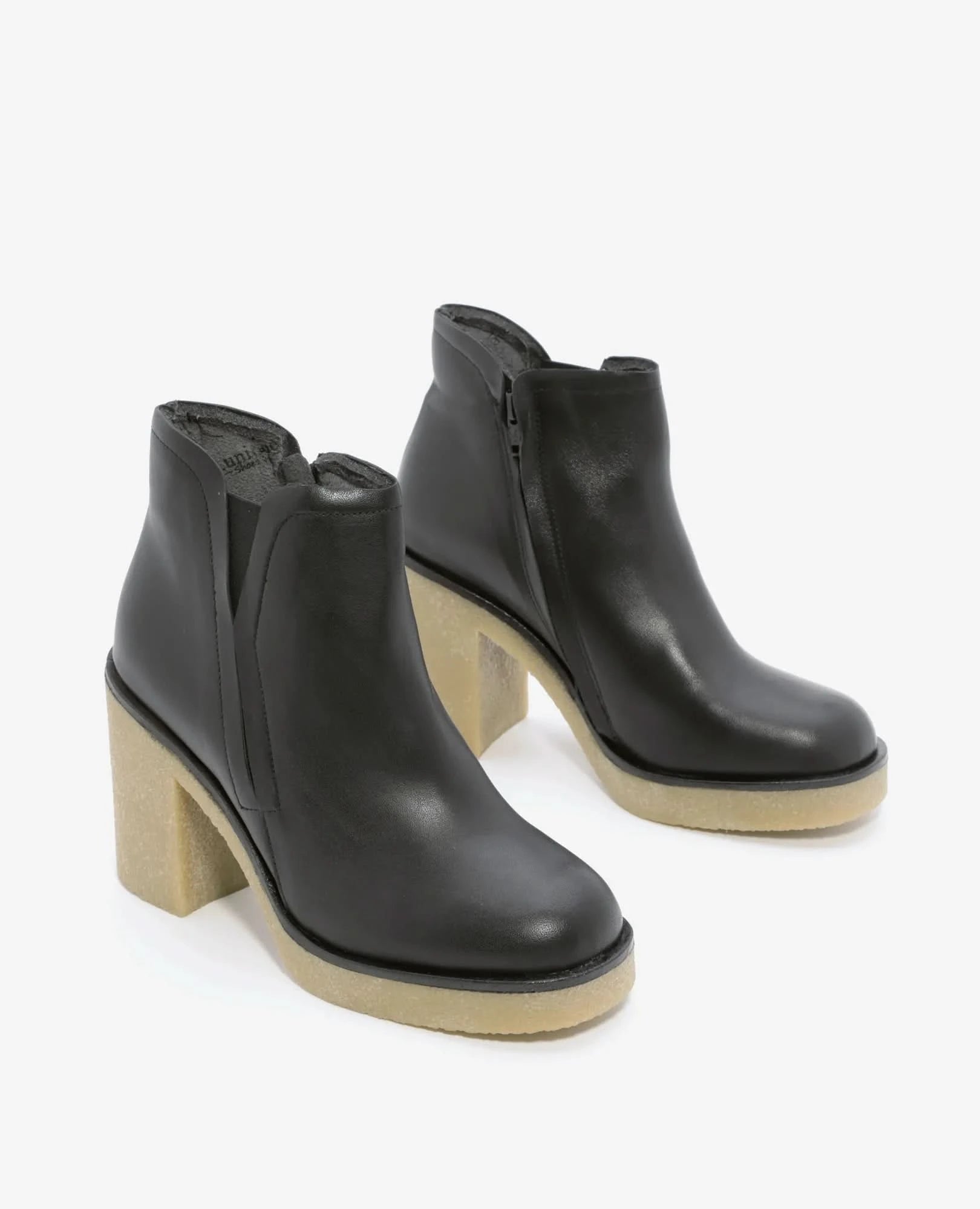 מגפוני עקב - נואל - B Unique