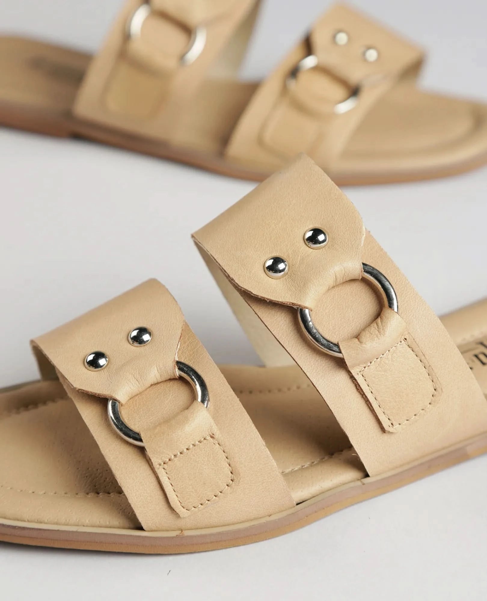 כפכפי ניטים- אליזבת - B Unique