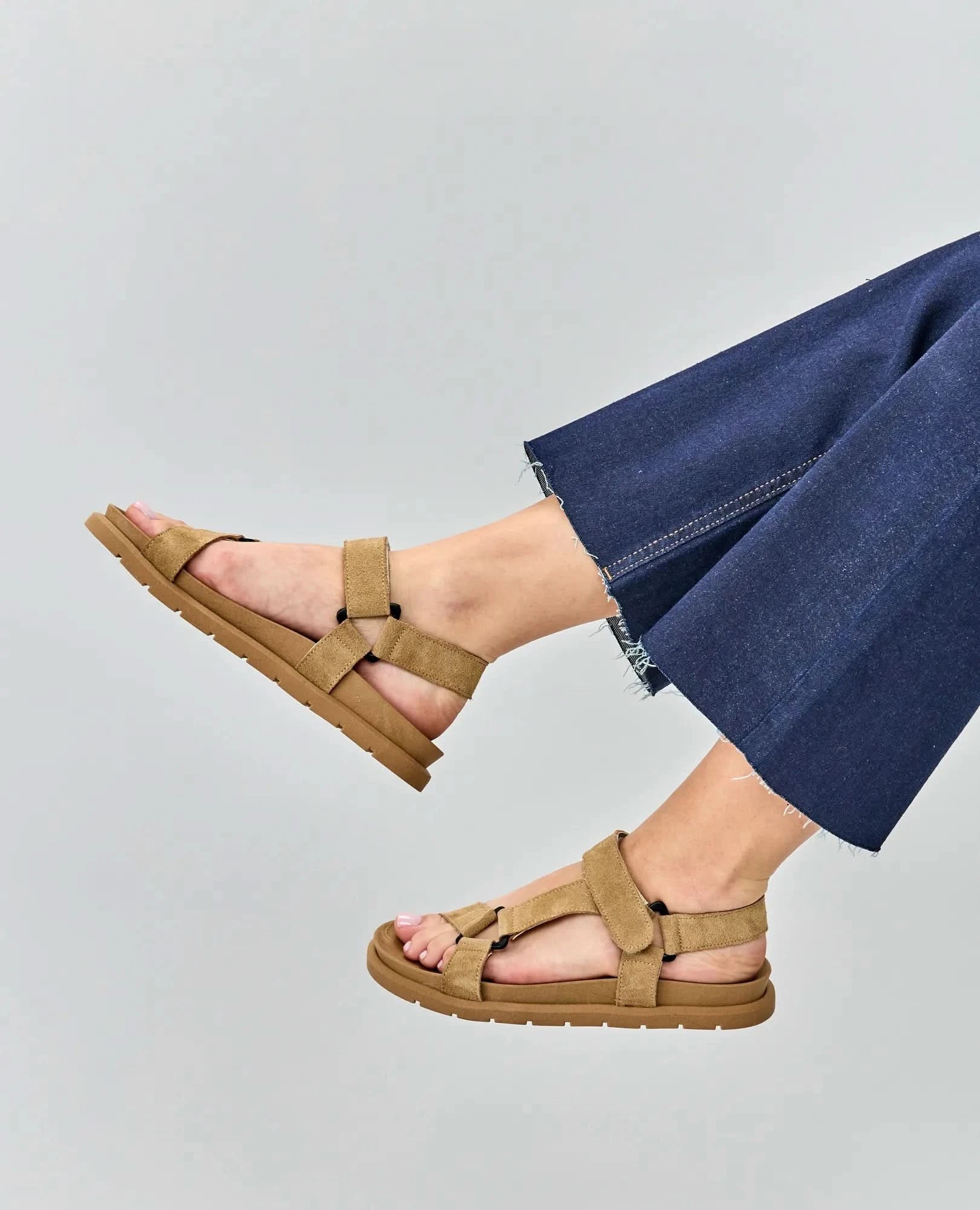 סנדלי רצועות - אמילי - B Unique