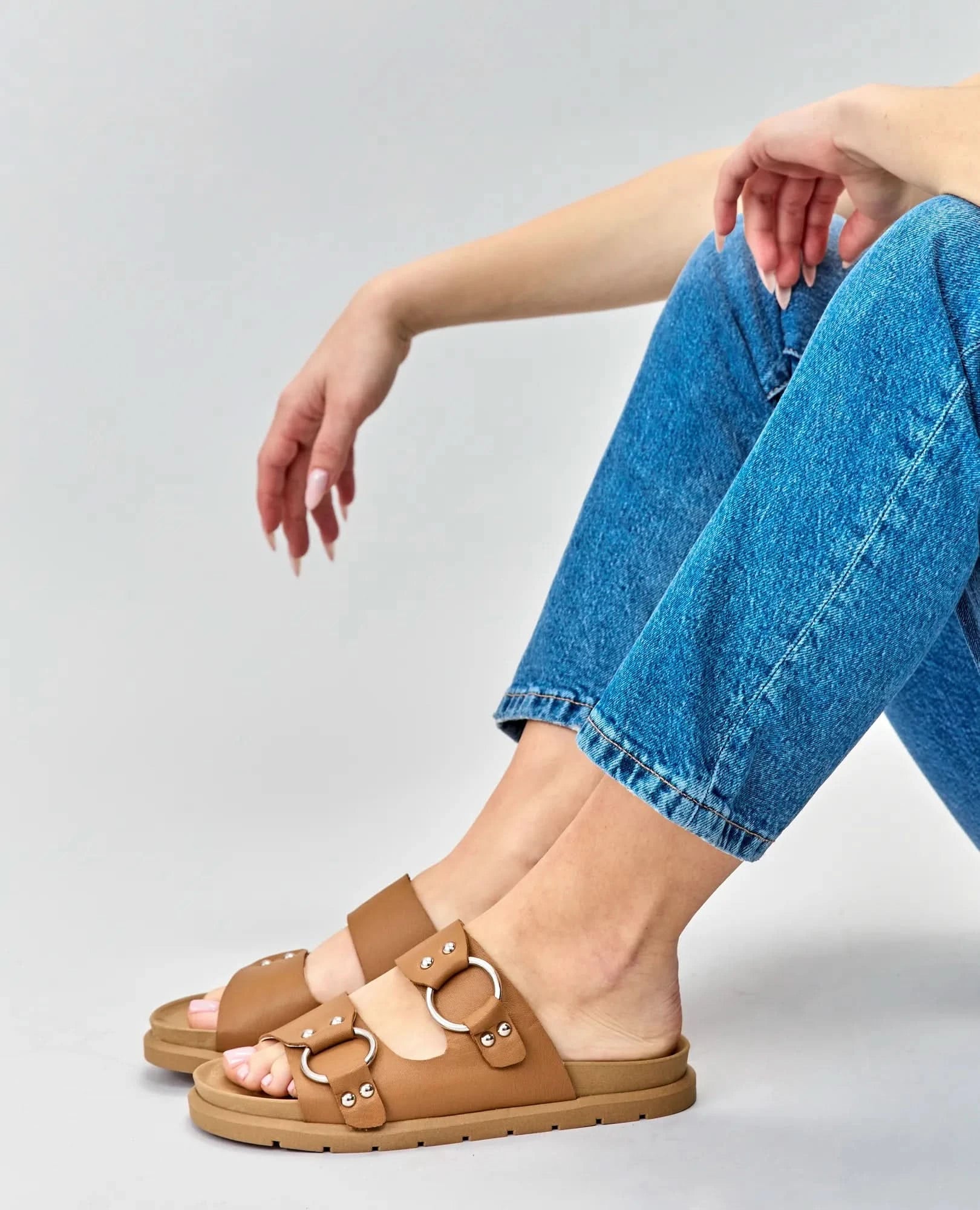 כפכפי רצועות - אמנדה - B Unique