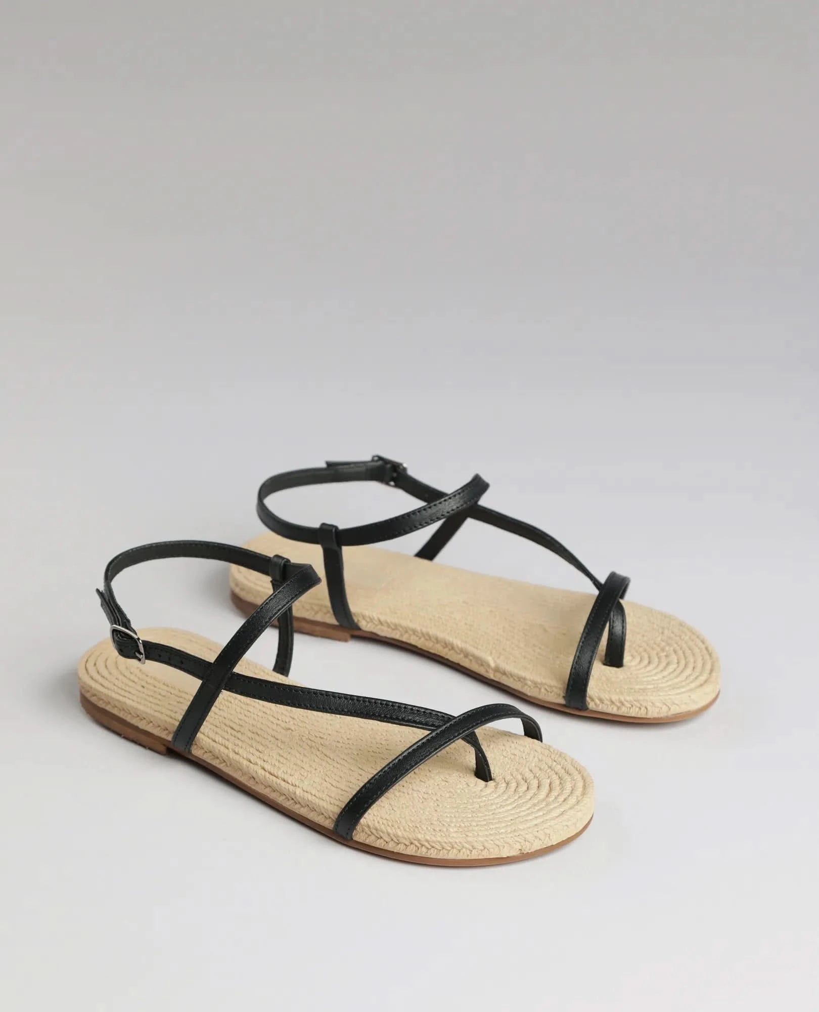 סנדלי אצבע - טטאינה - B Unique