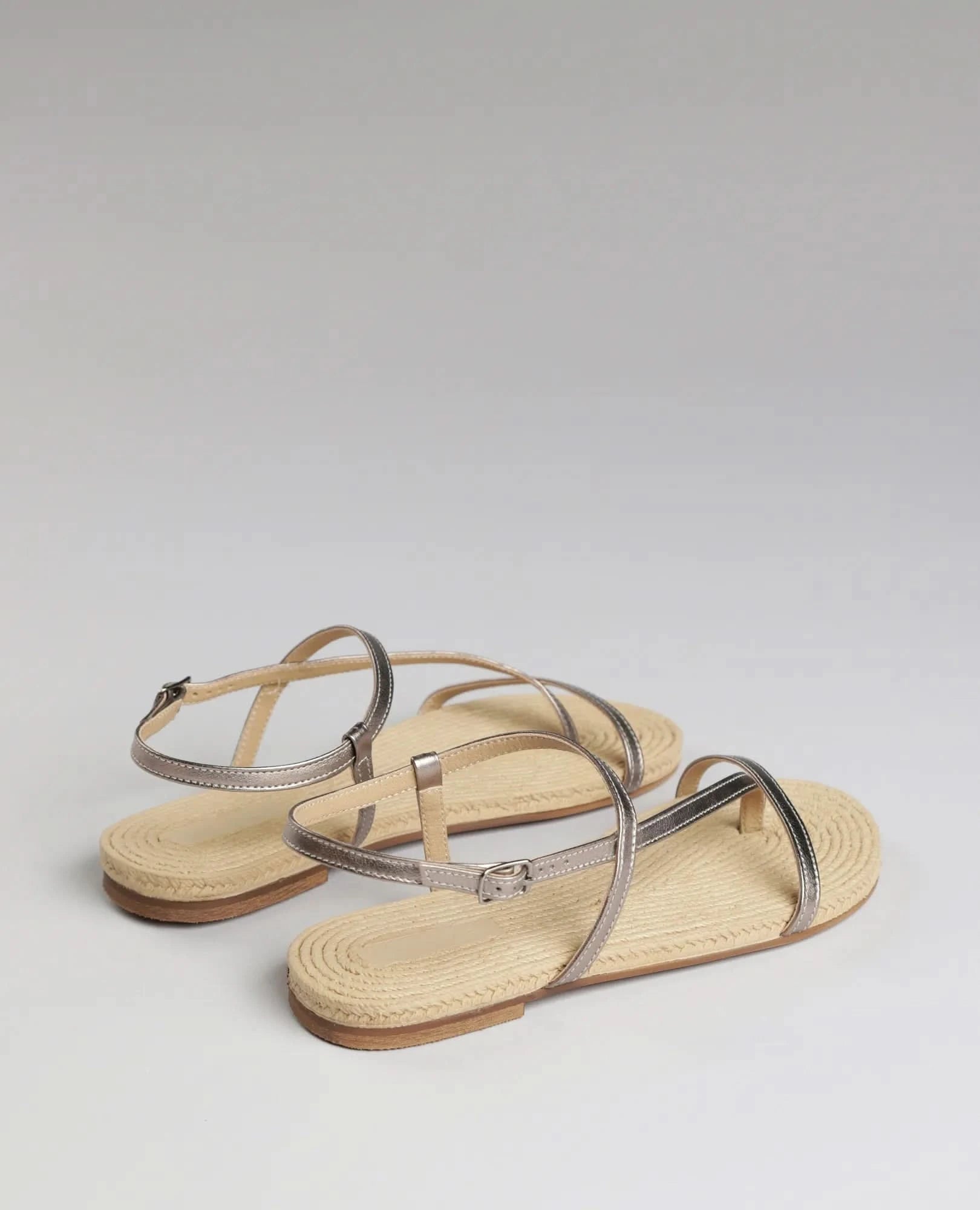 סנדלי אצבע - טטאינה - B Unique