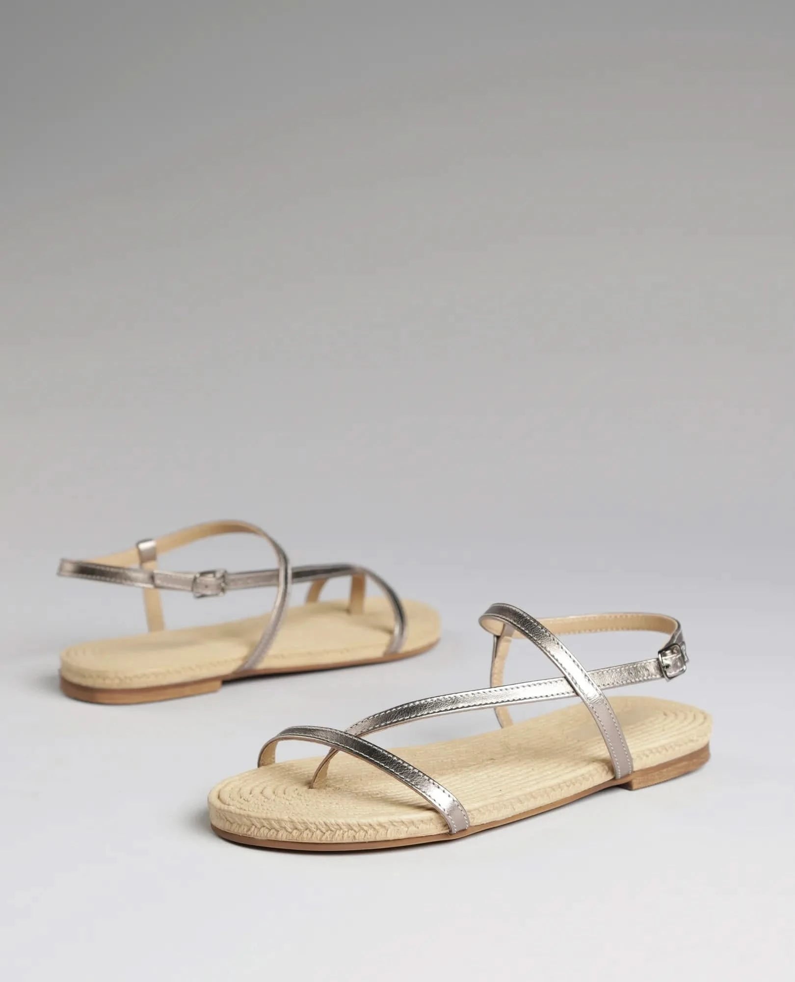 סנדלי אצבע - טטאינה - B Unique