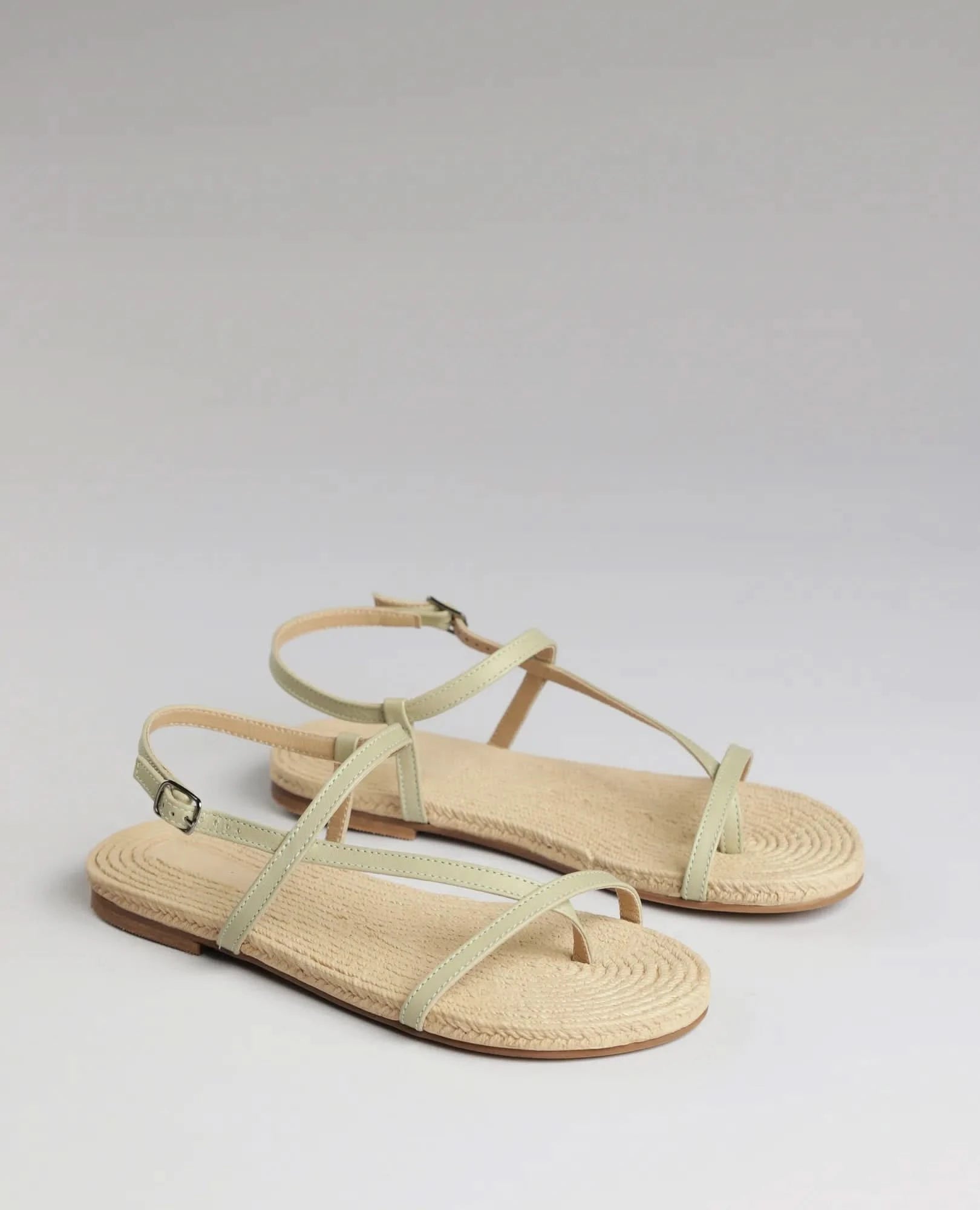 סנדלי אצבע - טטאינה - B Unique