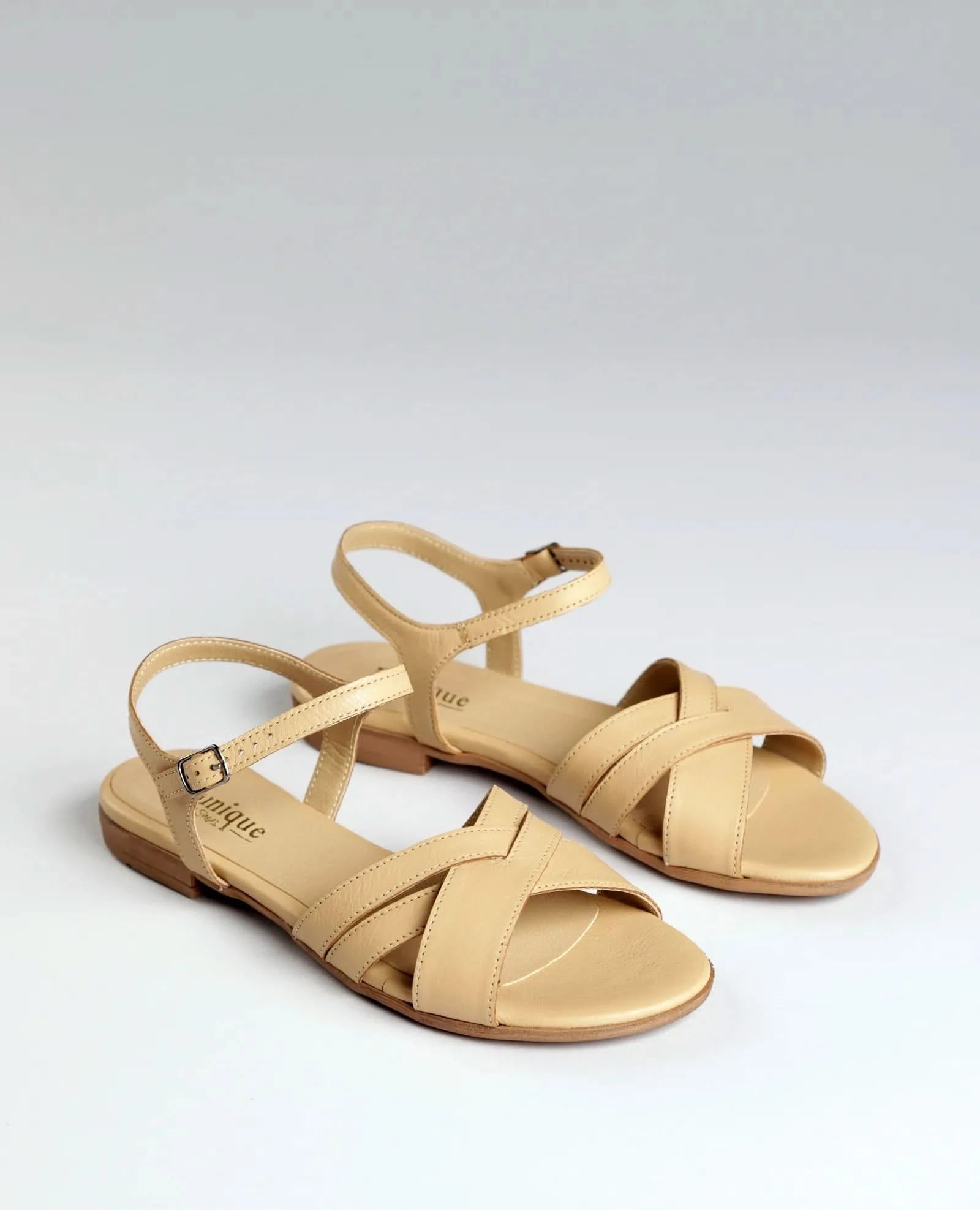 סנדלי רצועות - מרשה - B Unique