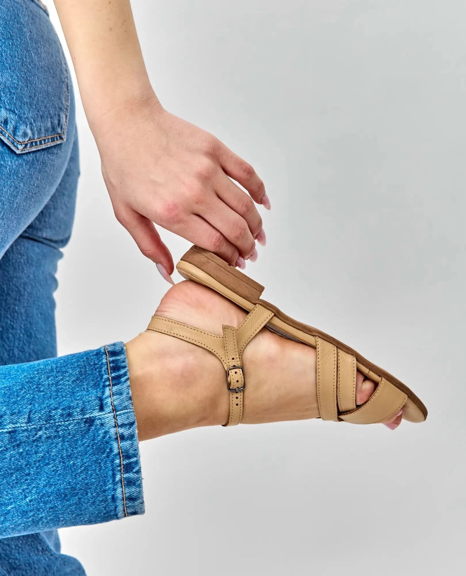 סנדלי רצועות - מרשה - B Unique