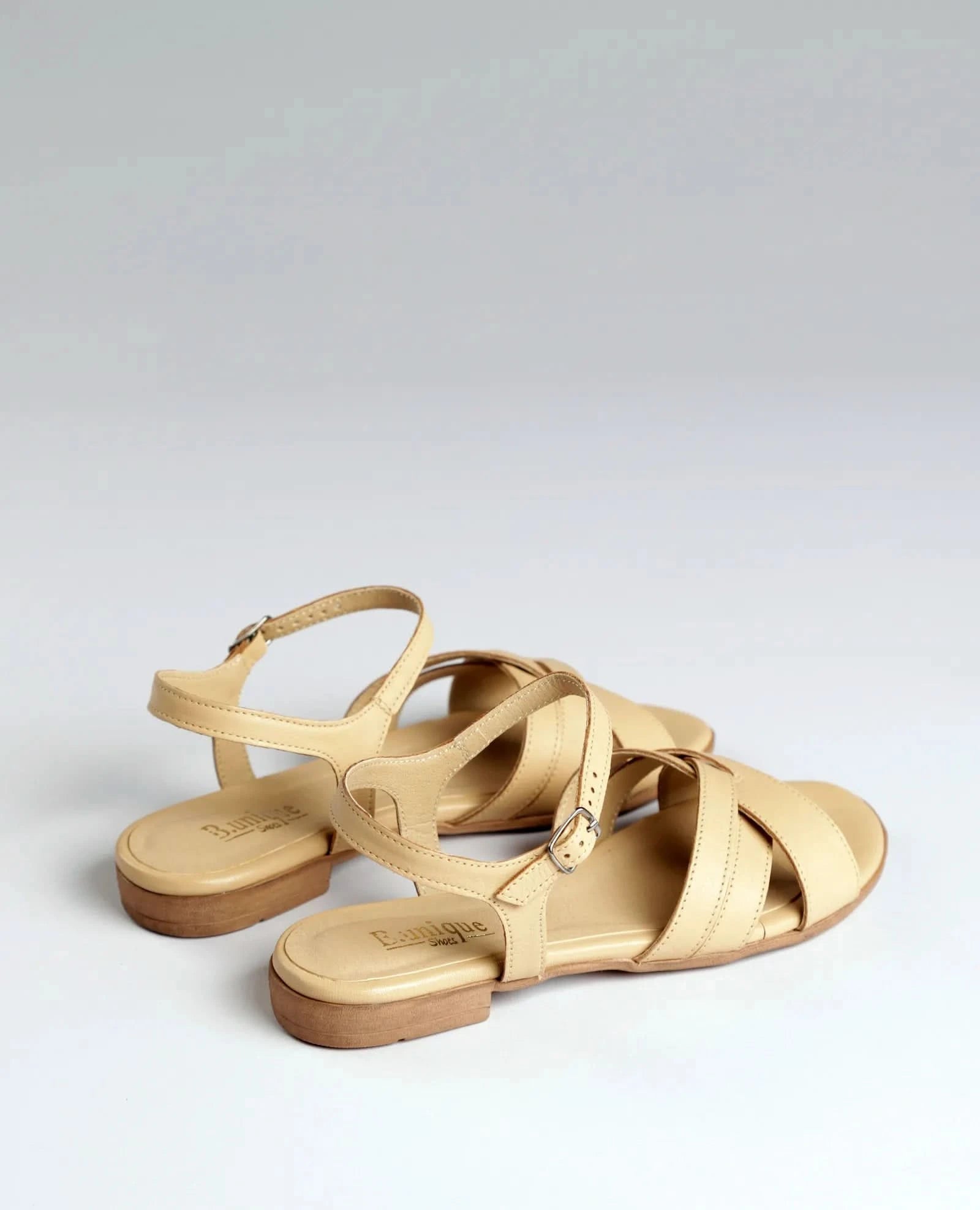 סנדלי רצועות - מרשה - B Unique