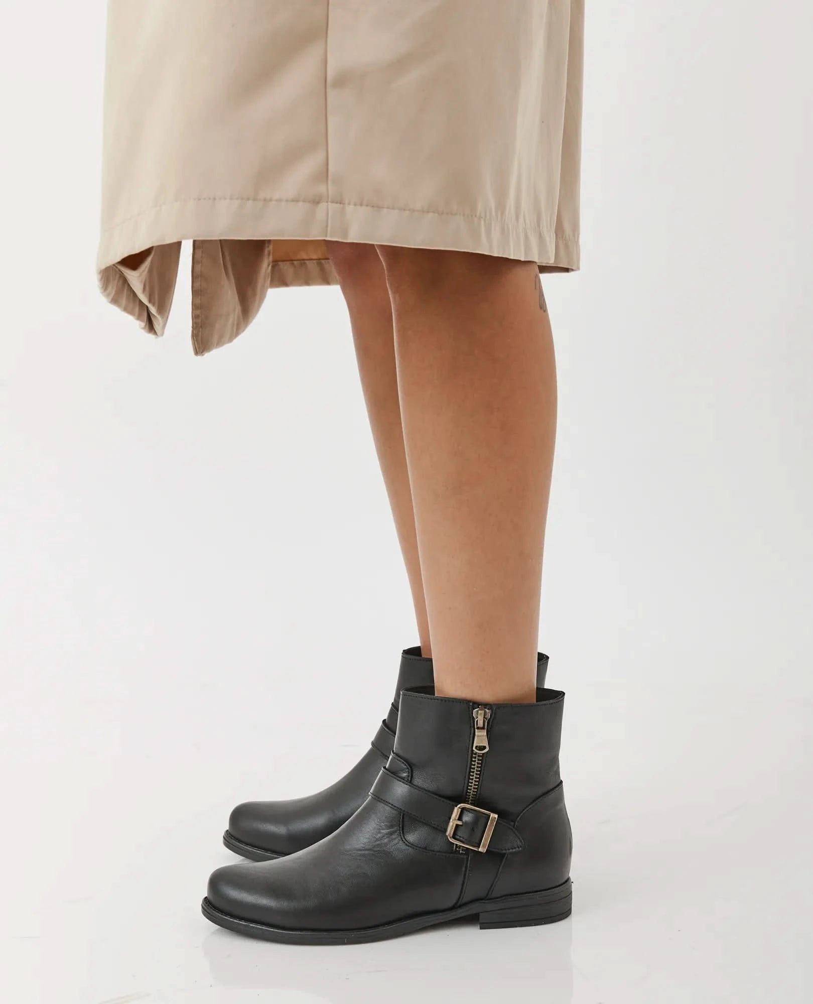 מגפונים קלאסיים לנשים דגם תמר | מגפונים מעור לנשים | בי יוניק